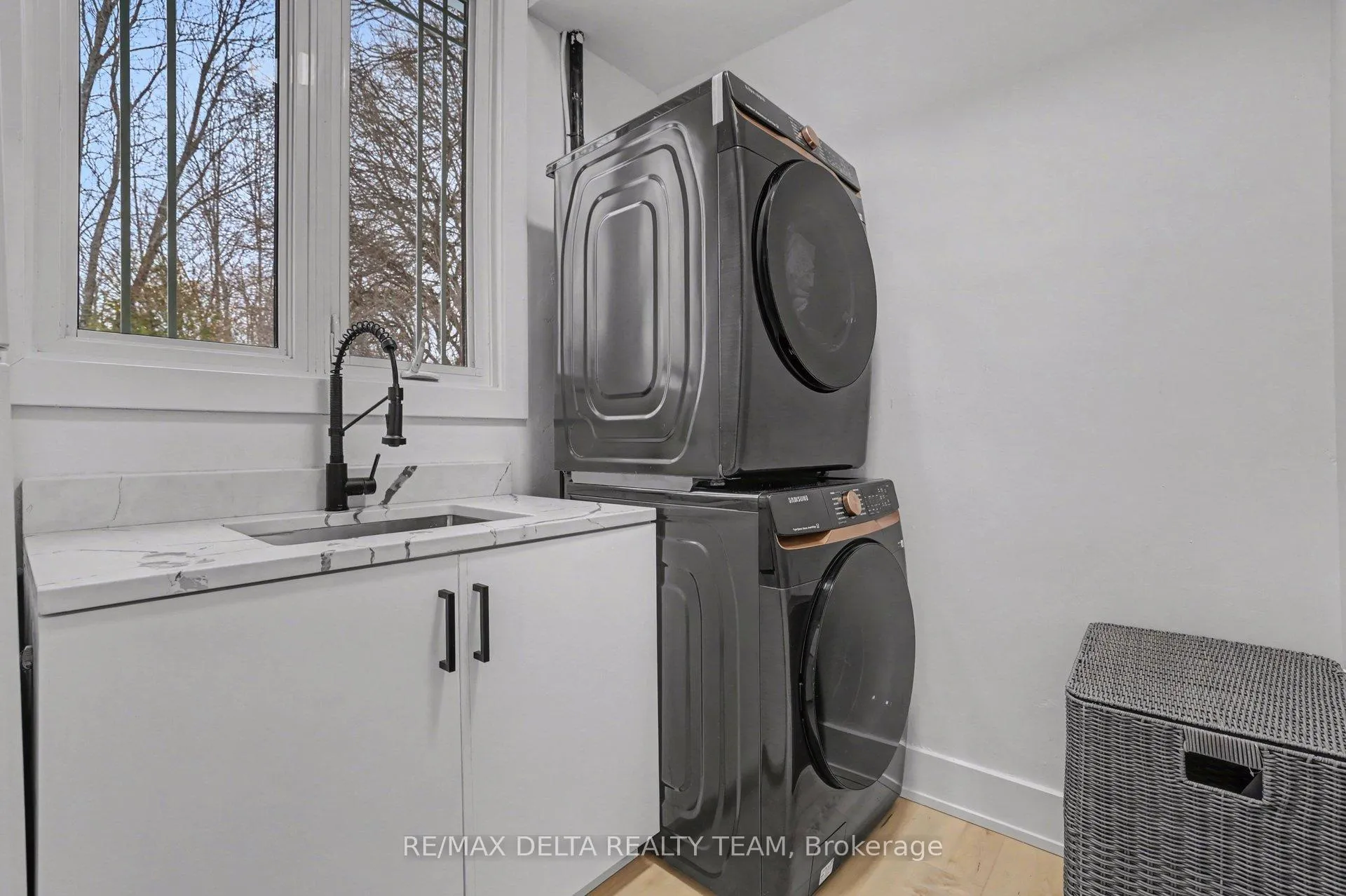 Photo 12 of 1465 Mcrobie Avenue, Ottawa, Alta Vista — HOMEH