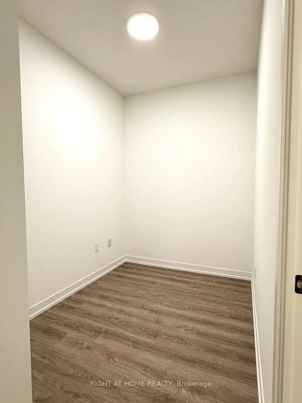 Photo 10 of Unit 2801, 8 Interchange Way, Vaughan, Vaughan Corporate Centre — HOMEH