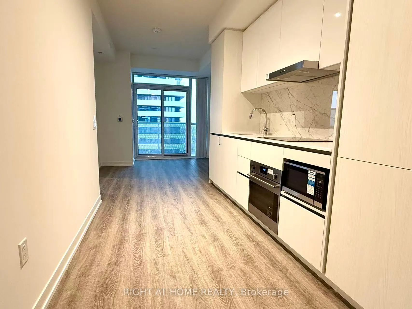 Photo 13 of Unit 2801, 8 Interchange Way, Vaughan, Vaughan Corporate Centre — HOMEH