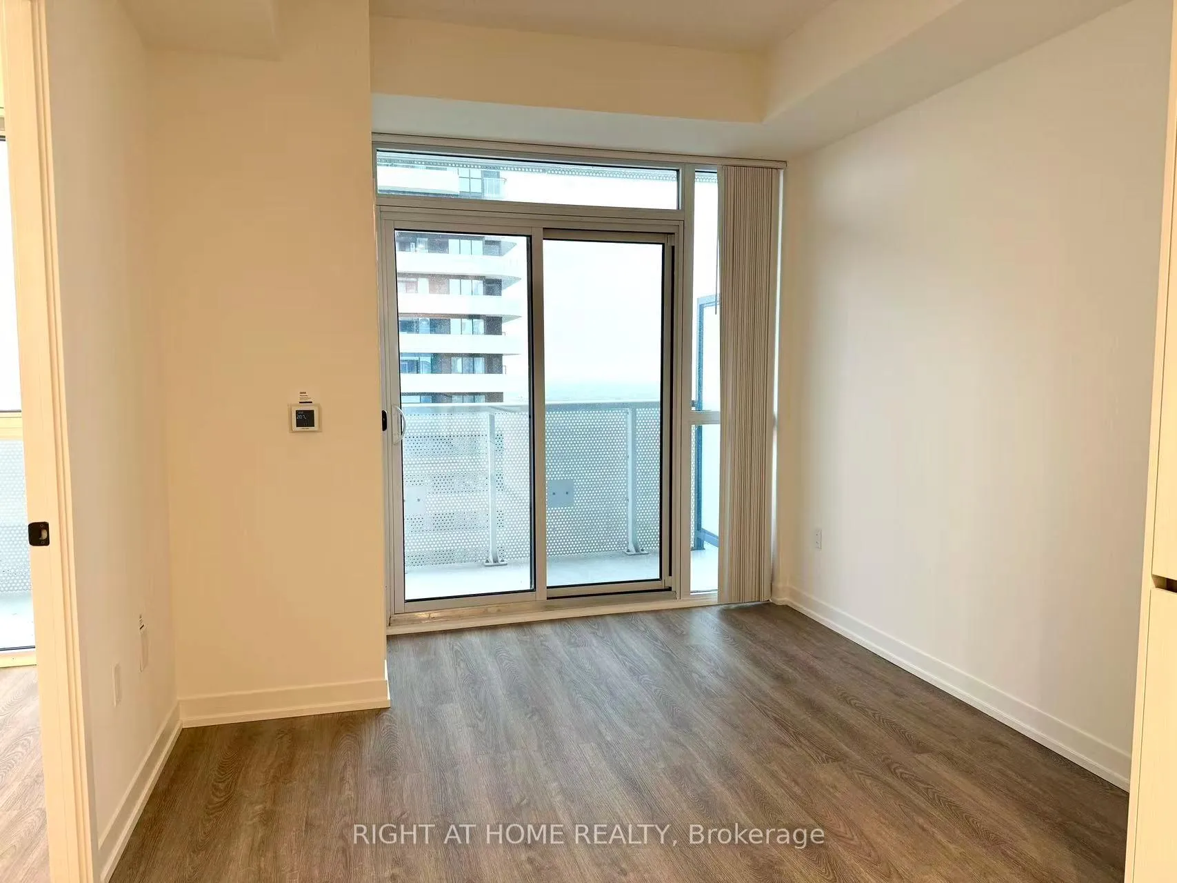 Photo 16 of Unit 2801, 8 Interchange Way, Vaughan, Vaughan Corporate Centre — HOMEH