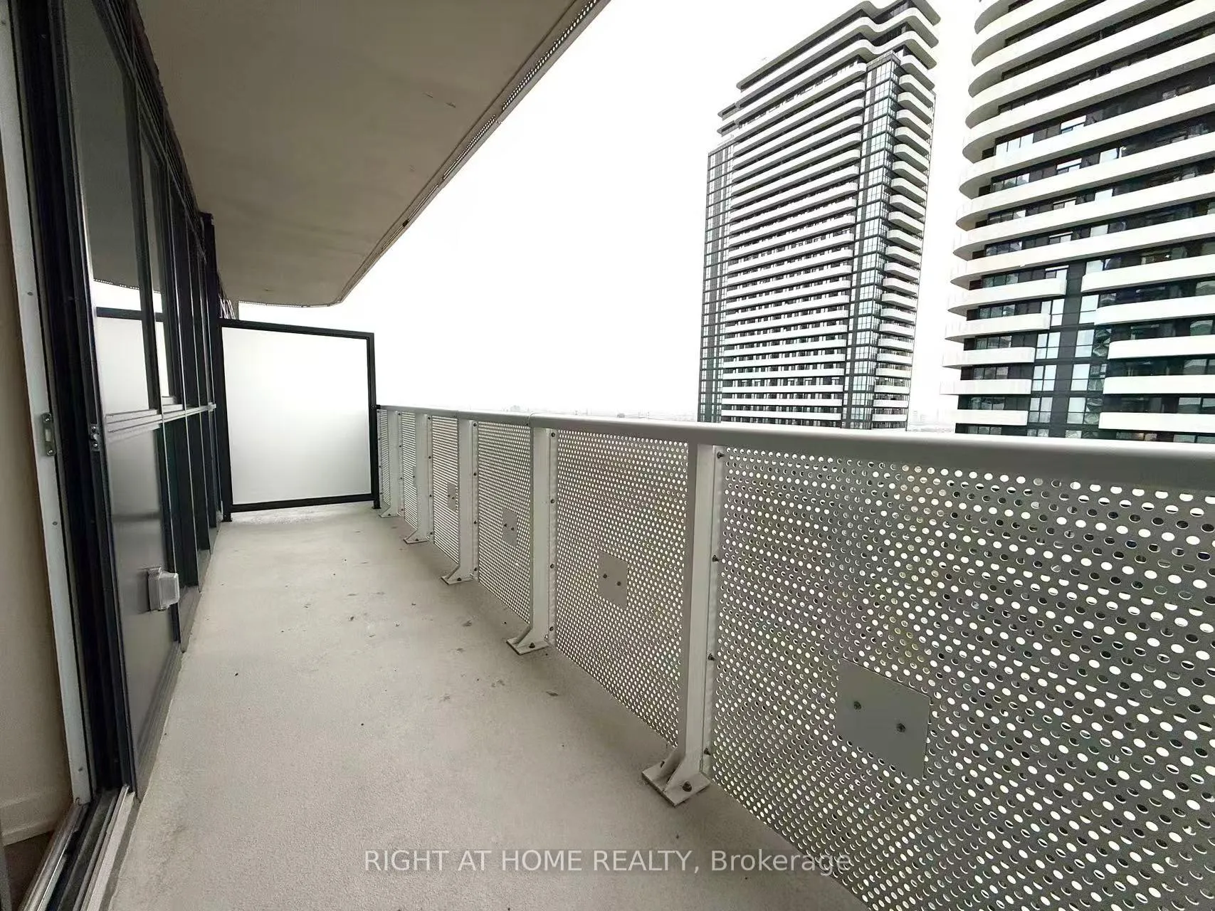 Photo 19 of Unit 2801, 8 Interchange Way, Vaughan, Vaughan Corporate Centre — HOMEH