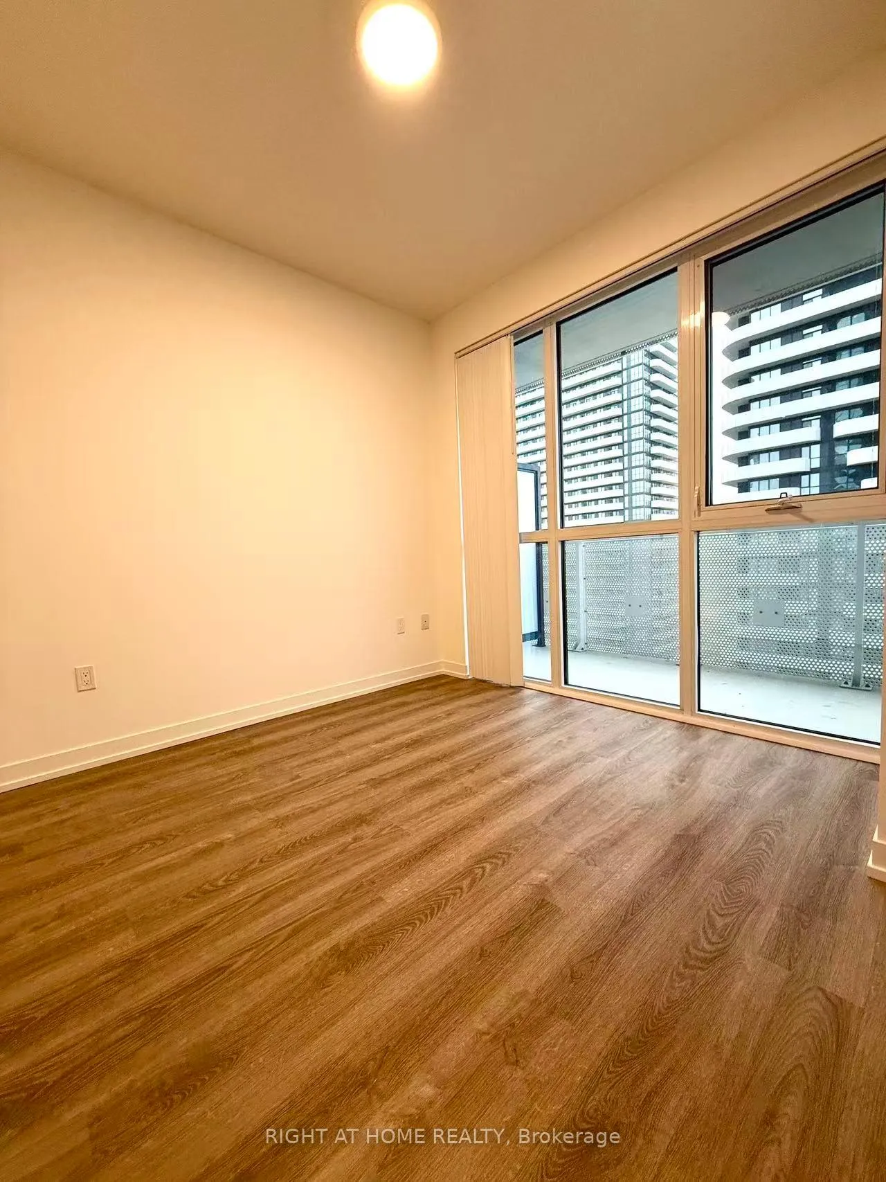 Photo 21 of Unit 2801, 8 Interchange Way, Vaughan, Vaughan Corporate Centre — HOMEH