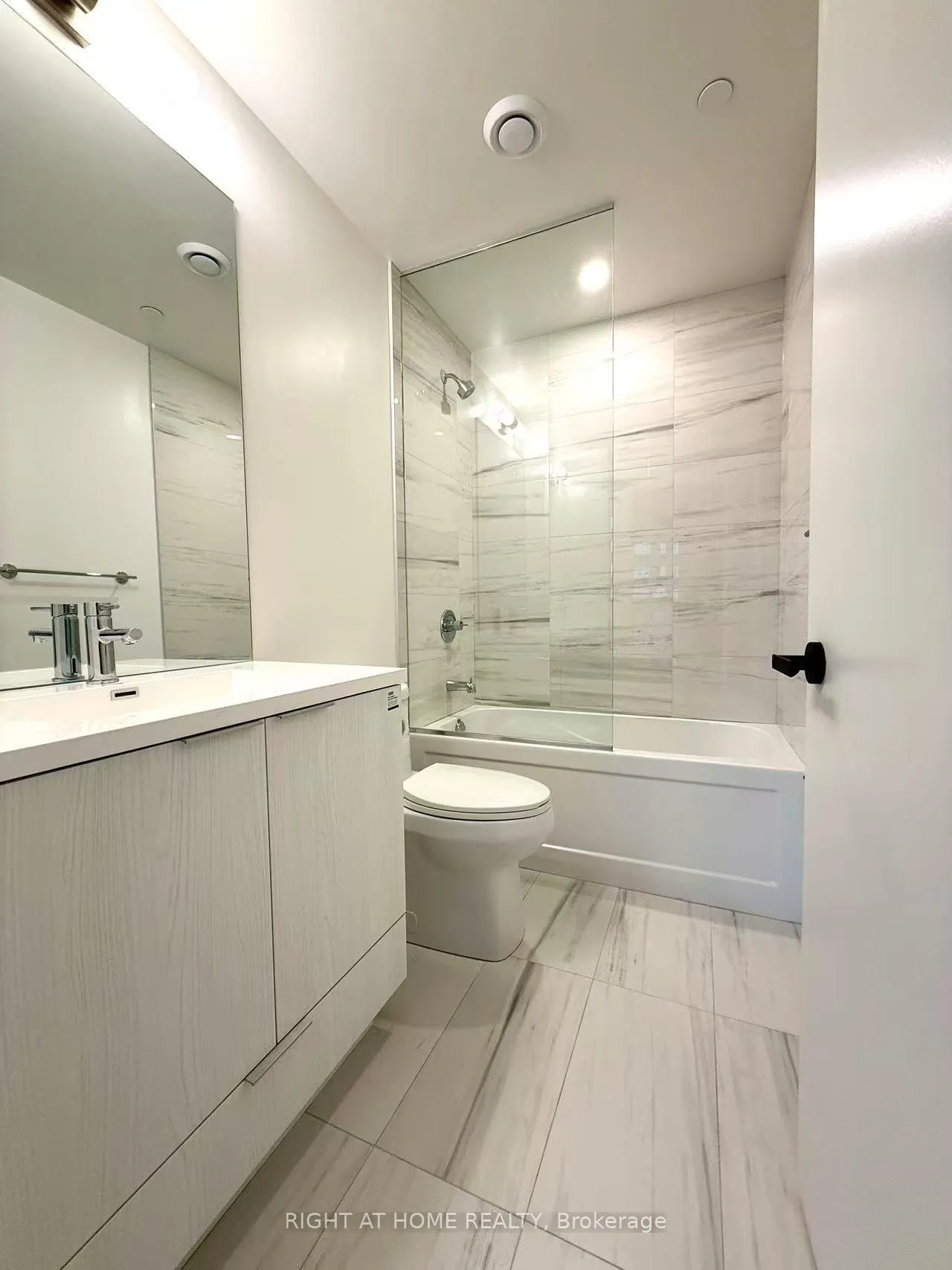 Photo 24 of Unit 2801, 8 Interchange Way, Vaughan, Vaughan Corporate Centre — HOMEH