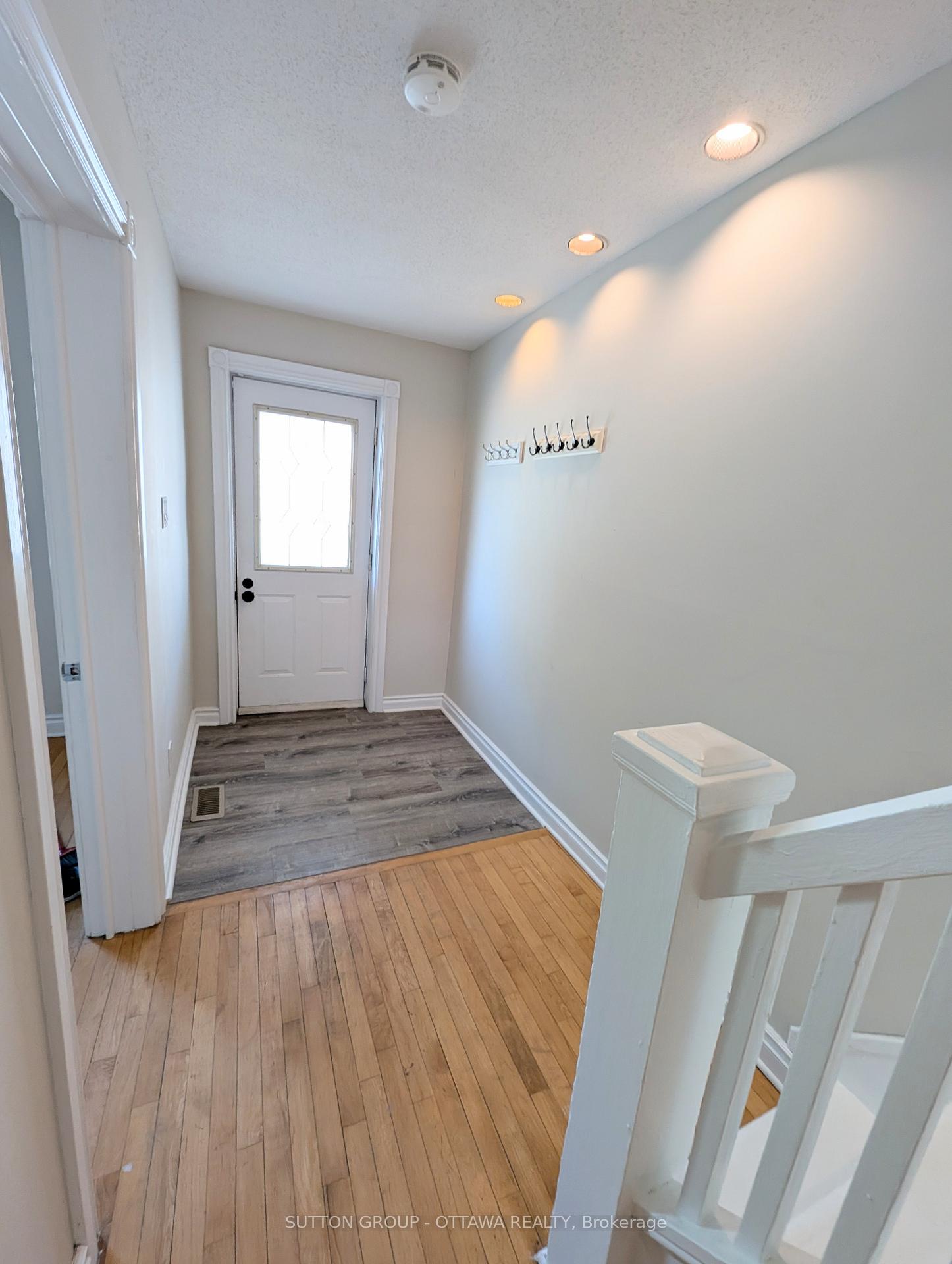 Photo 2 of 8 Robinson Avenue, Ottawa, Sandy Hill — HOMEH