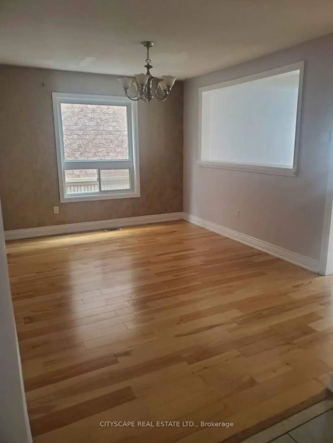 Photo 2 of 34 Dunure Crescent, Brampton, Fletcher's Meadow — HOMEH