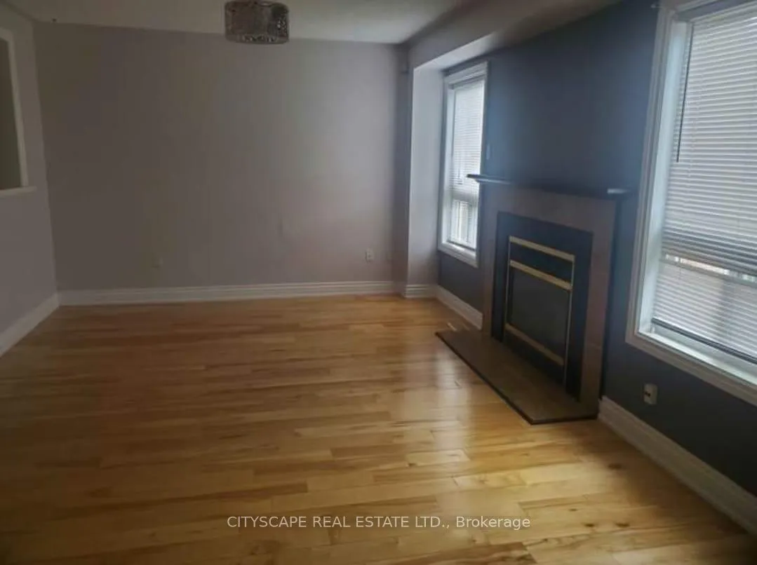 Photo 3 of 34 Dunure Crescent, Brampton, Fletcher's Meadow — HOMEH