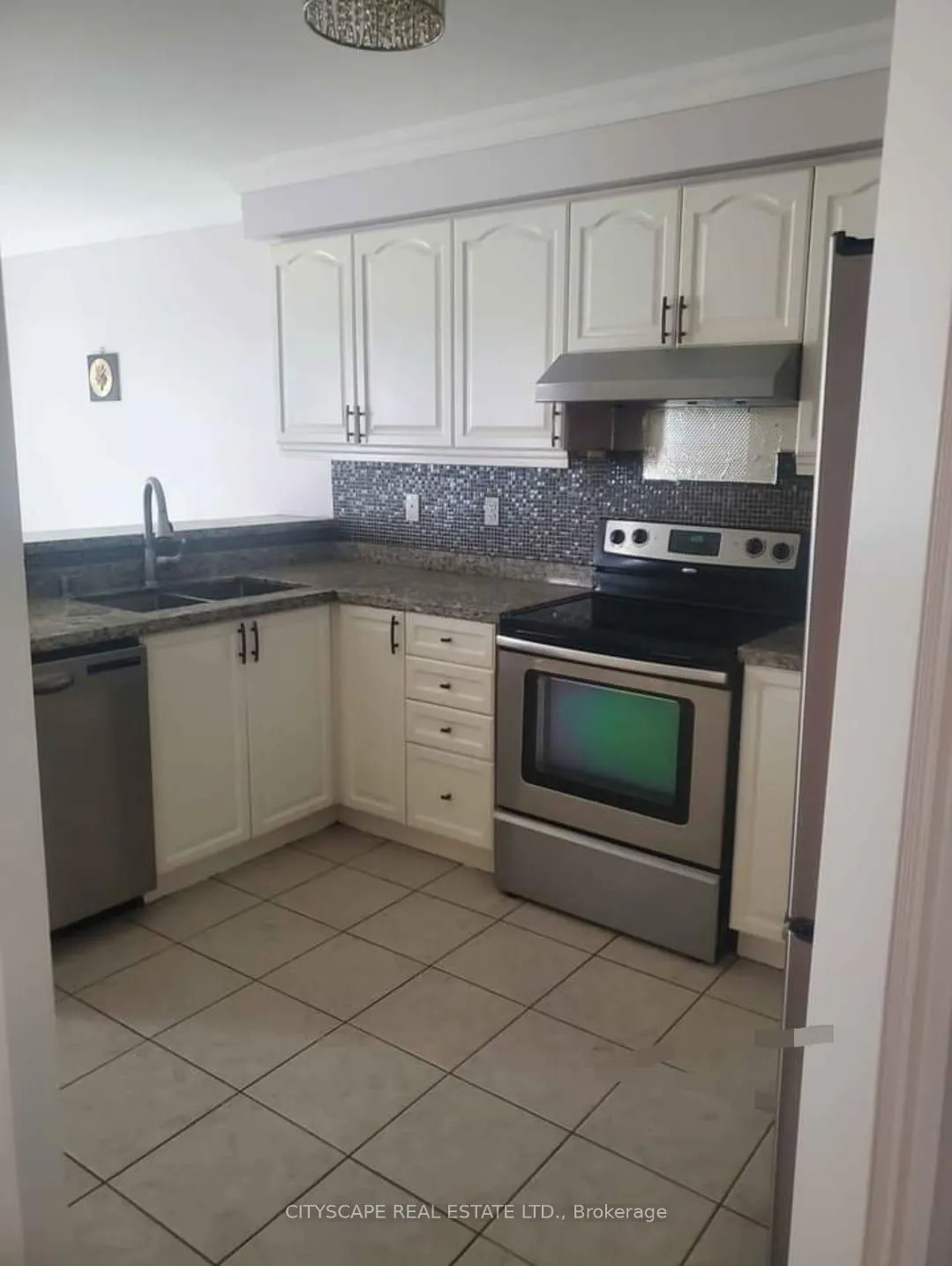 Photo 4 of 34 Dunure Crescent, Brampton, Fletcher's Meadow — HOMEH