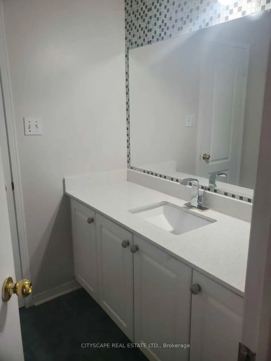 Photo 11 of 34 Dunure Crescent, Brampton, Fletcher's Meadow — HOMEH