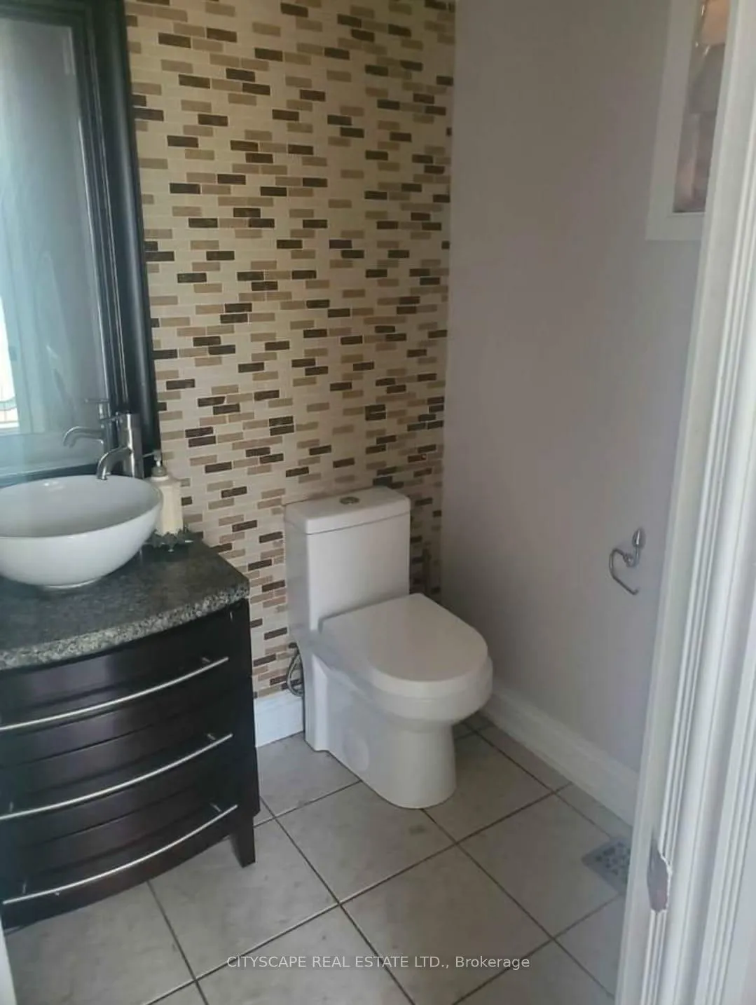 Photo 12 of 34 Dunure Crescent, Brampton, Fletcher's Meadow — HOMEH