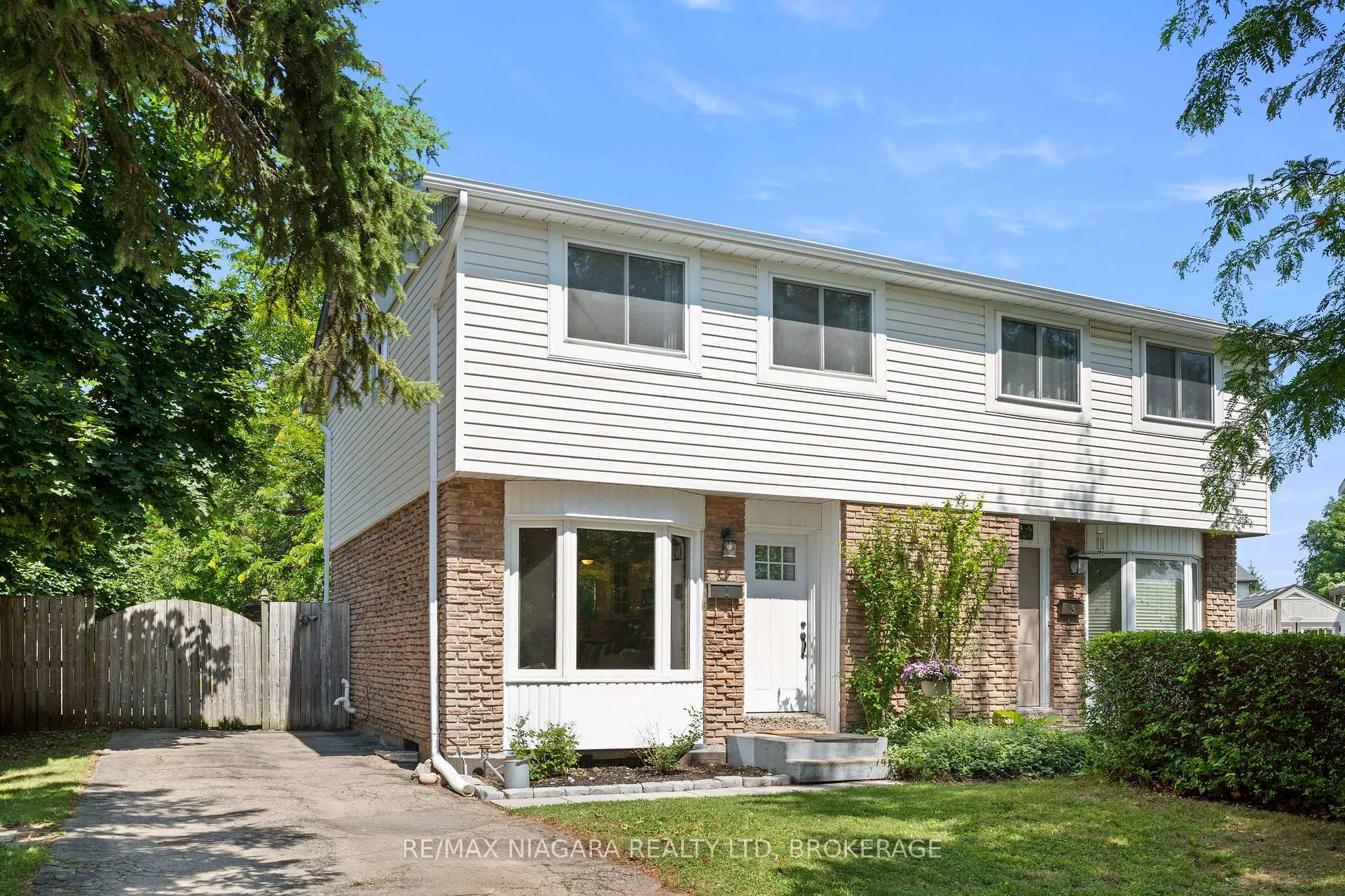 Front of 1 Bardadyn Court