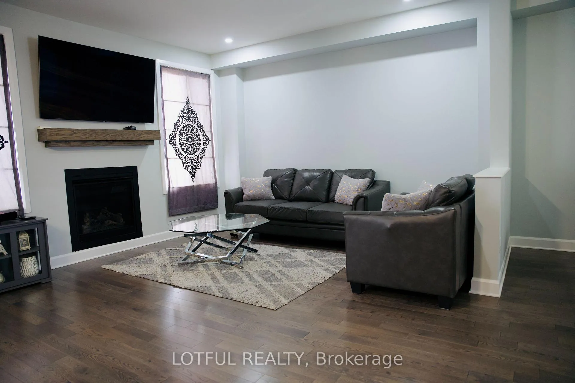 Photo 7 of 193 Aquarium Avenue, Ottawa, Avalon West — HOMEH