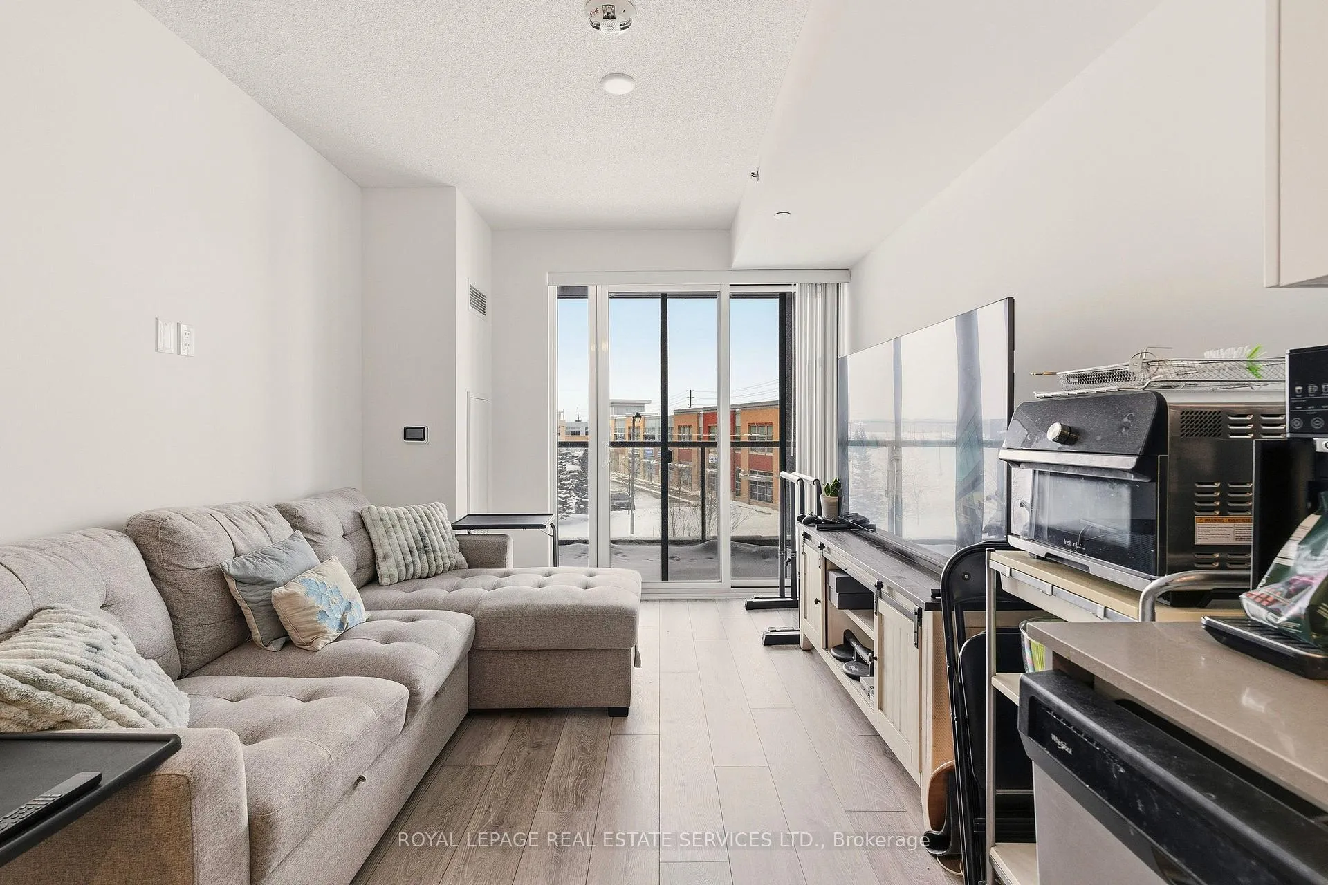 Photo 7 of Unit A318, 3210 Dakota Common, Burlington, Alton — HOMEH