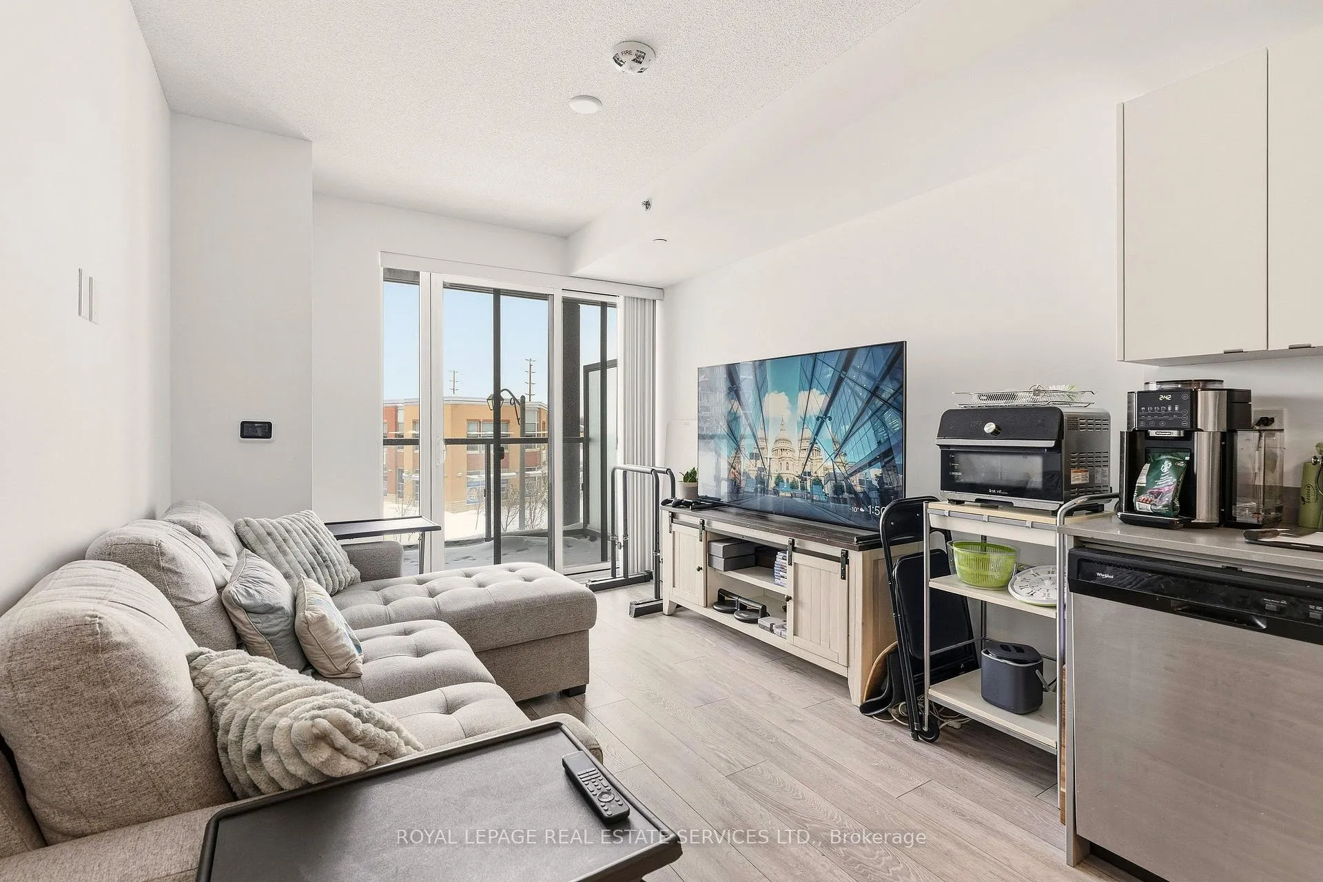 Photo 8 of Unit A318, 3210 Dakota Common, Burlington, Alton — HOMEH