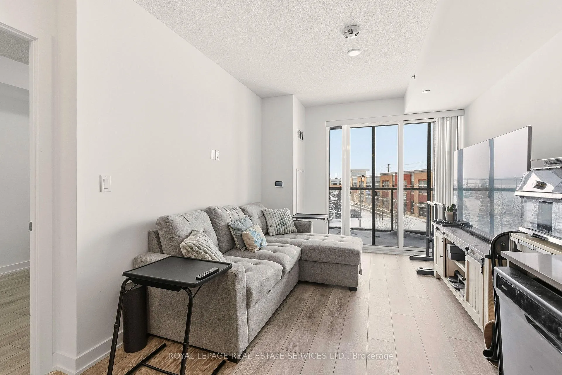 Photo 9 of Unit A318, 3210 Dakota Common, Burlington, Alton — HOMEH