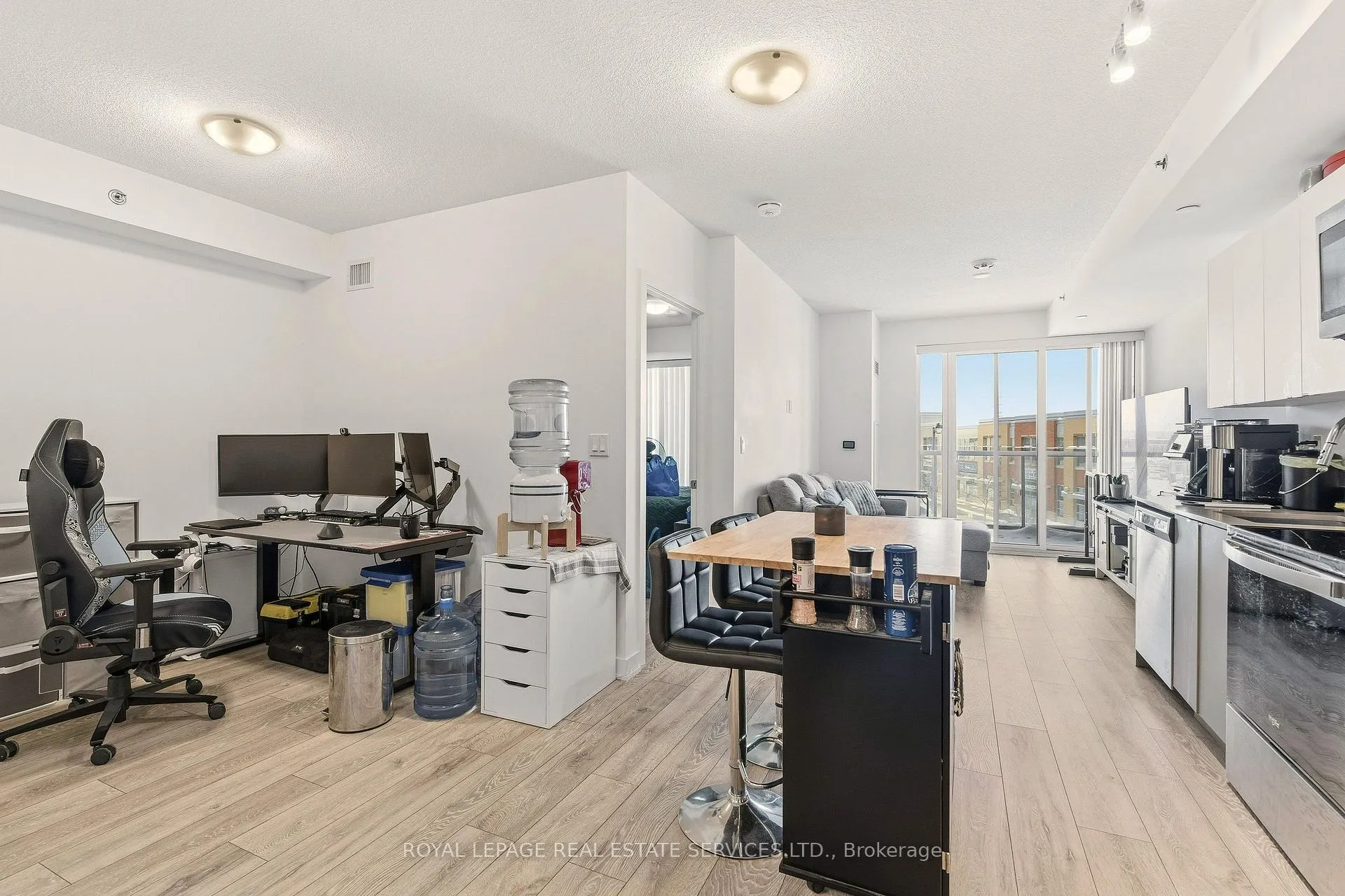 Photo 14 of Unit A318, 3210 Dakota Common, Burlington, Alton — HOMEH