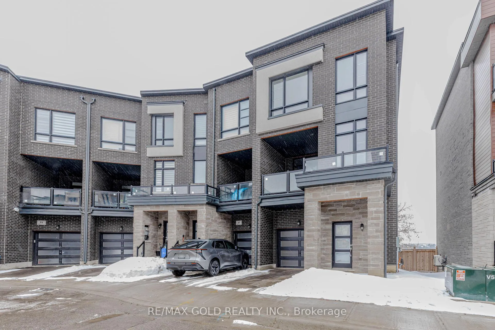 Photo 1 of 39 Inverary Crescent, Vaughan, Kleinburg — HOMEH