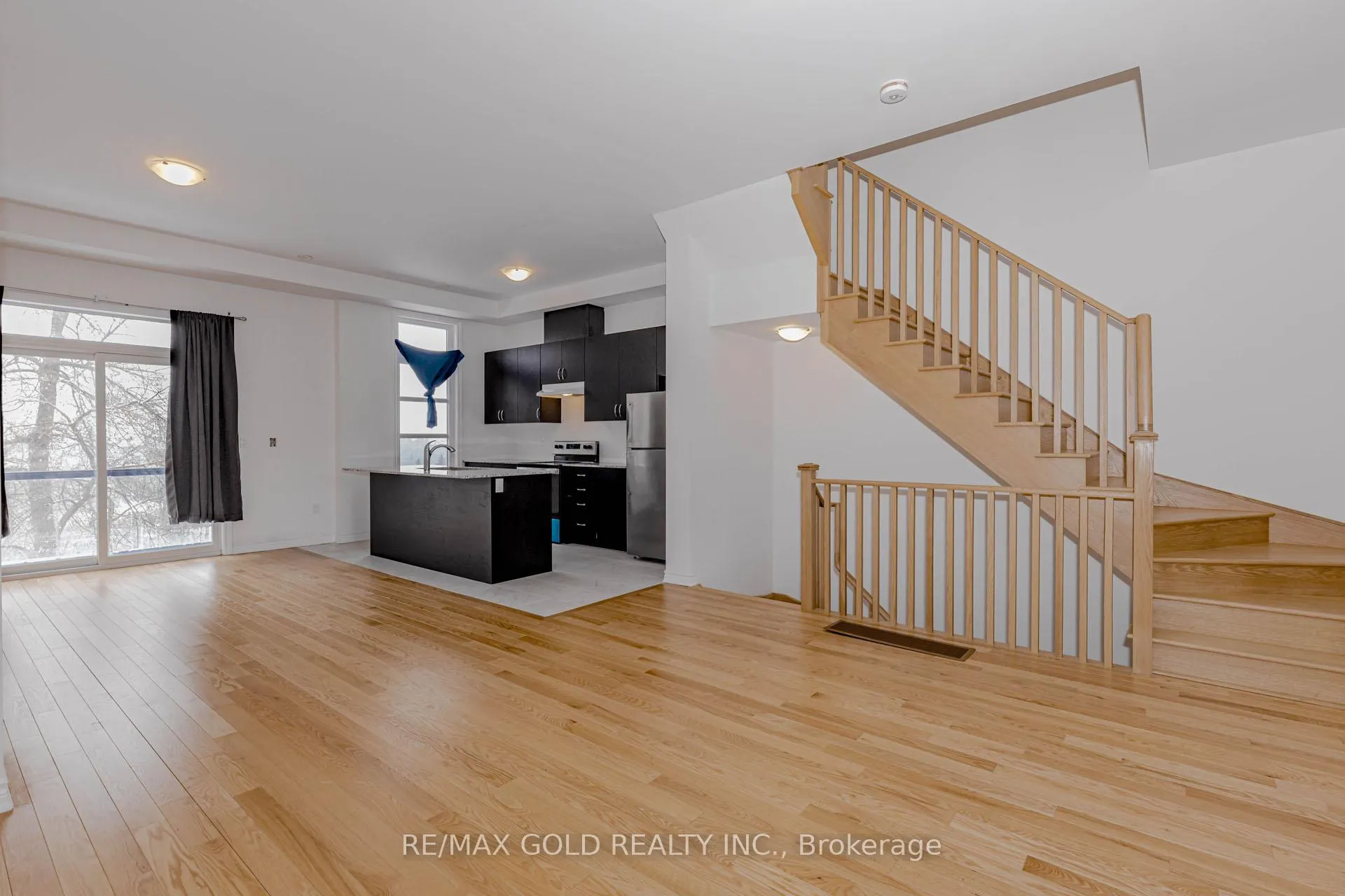 Photo 13 of 39 Inverary Crescent, Vaughan, Kleinburg — HOMEH