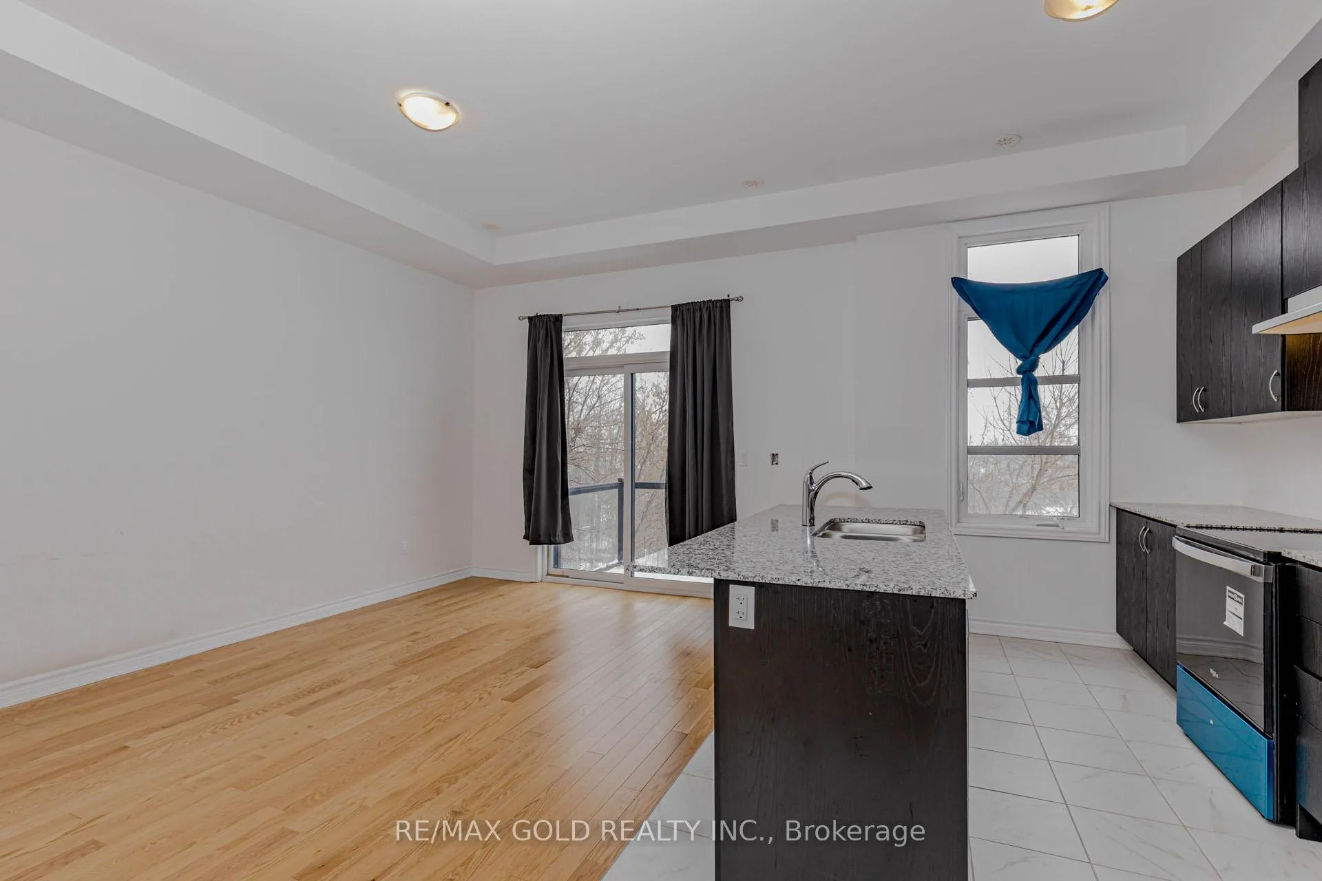 Photo 15 of 39 Inverary Crescent, Vaughan, Kleinburg — HOMEH
