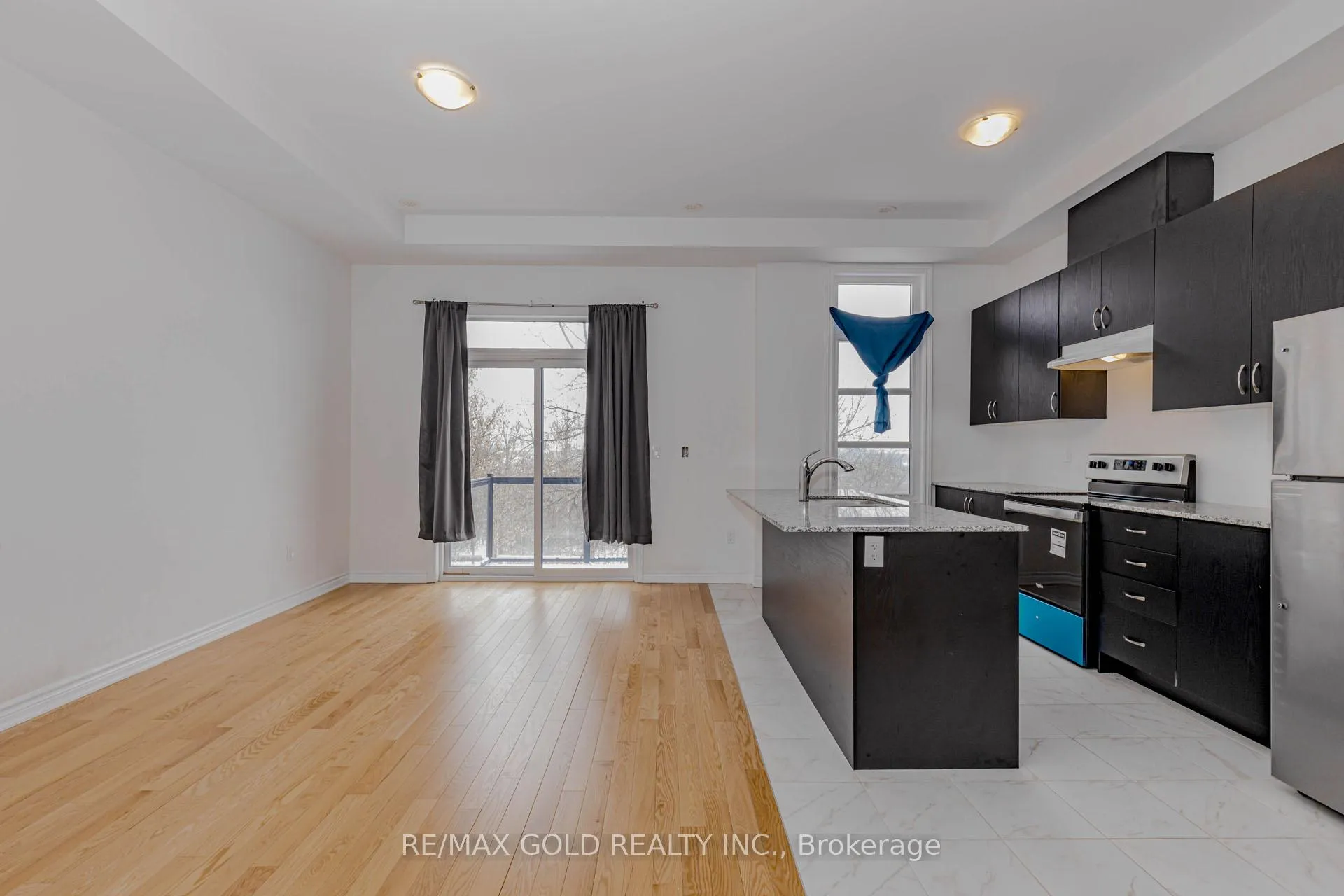 Photo 16 of 39 Inverary Crescent, Vaughan, Kleinburg — HOMEH