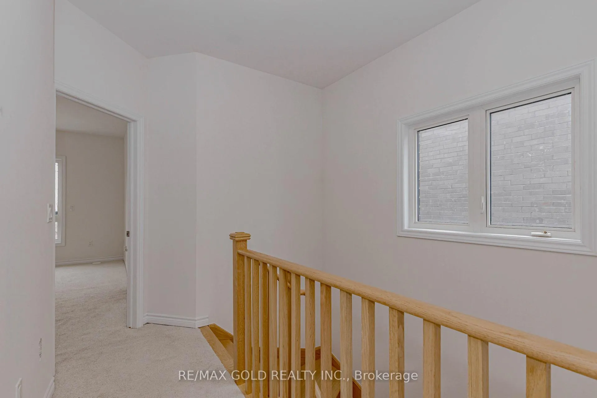 Photo 31 of 39 Inverary Crescent, Vaughan, Kleinburg — HOMEH
