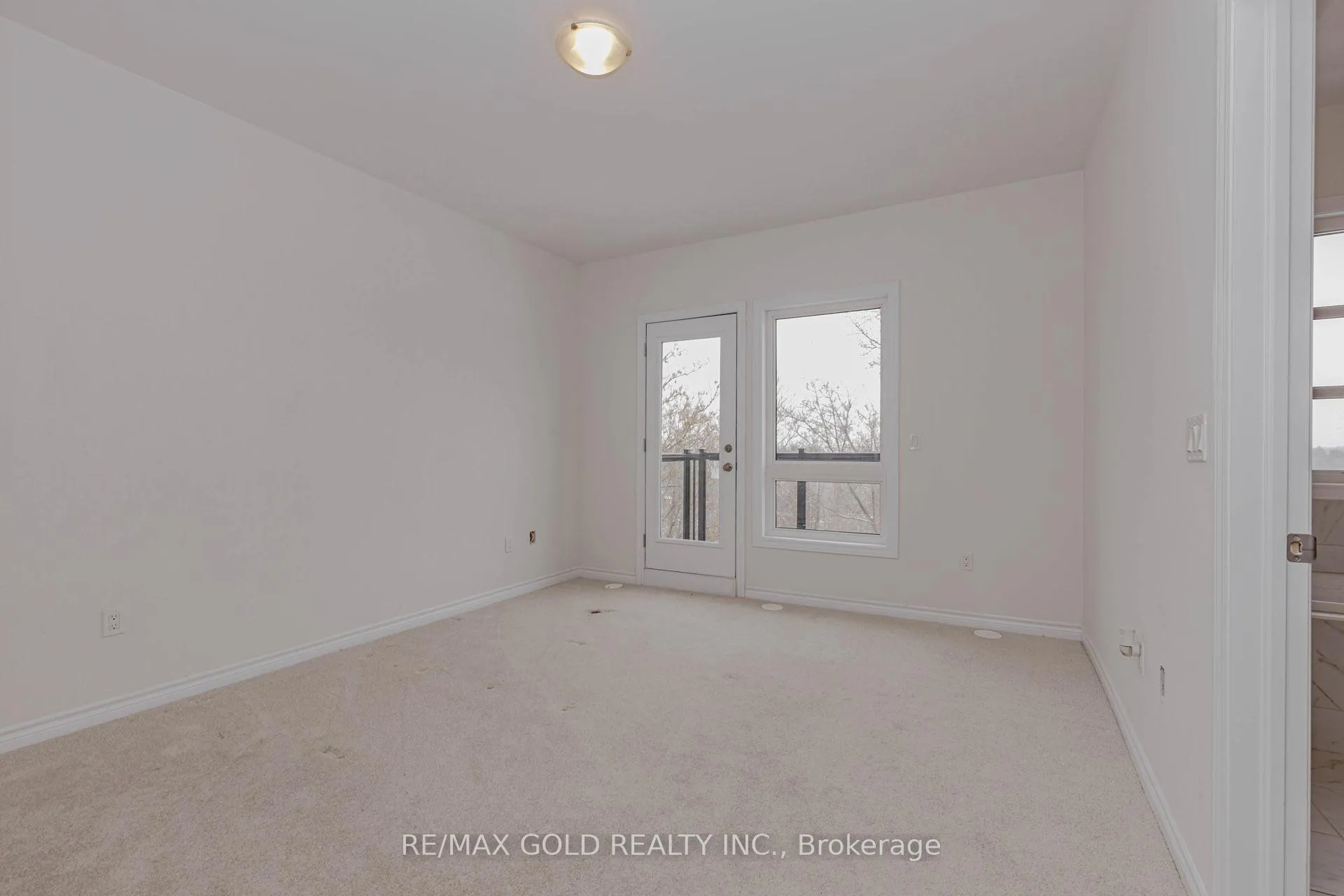 Photo 32 of 39 Inverary Crescent, Vaughan, Kleinburg — HOMEH