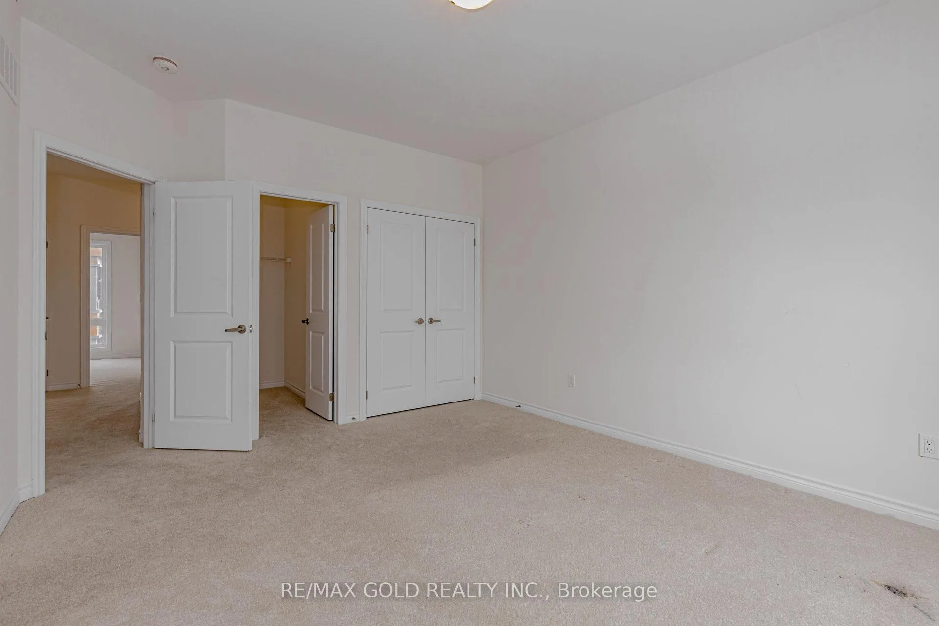 Photo 33 of 39 Inverary Crescent, Vaughan, Kleinburg — HOMEH