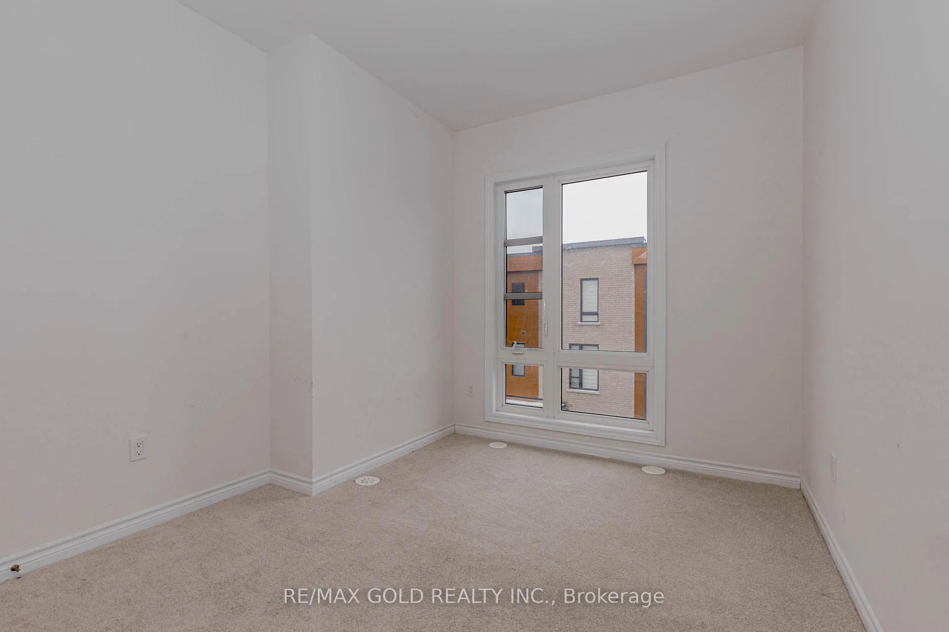 Photo 41 of 39 Inverary Crescent, Vaughan, Kleinburg — HOMEH
