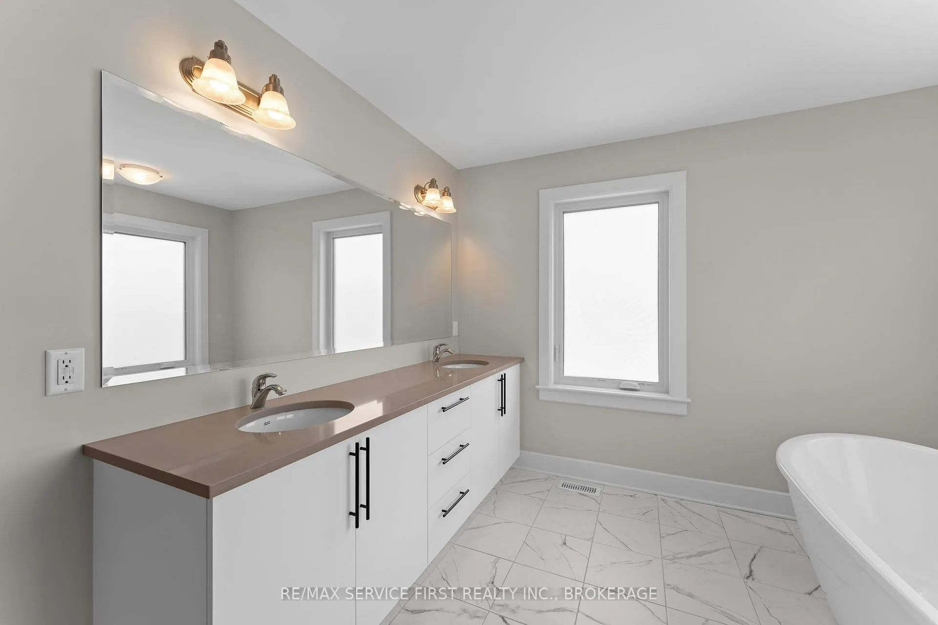 Photo 31 of 1601 Willow Court, Kingston, City Northwest — HOMEH