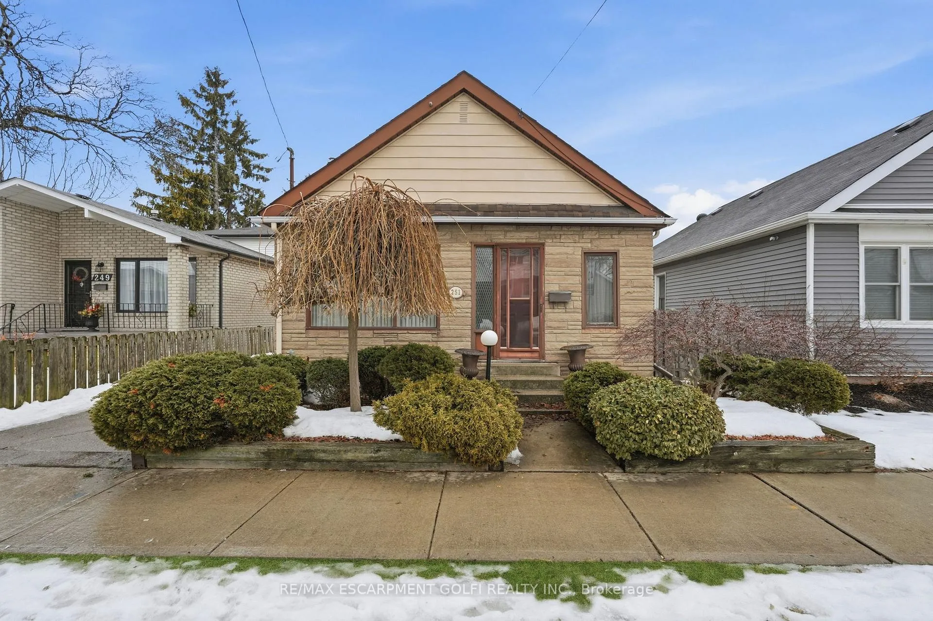 Photo 1 of 251 Brucedale Avenue E, Hamilton, Inch Park — HOMEH