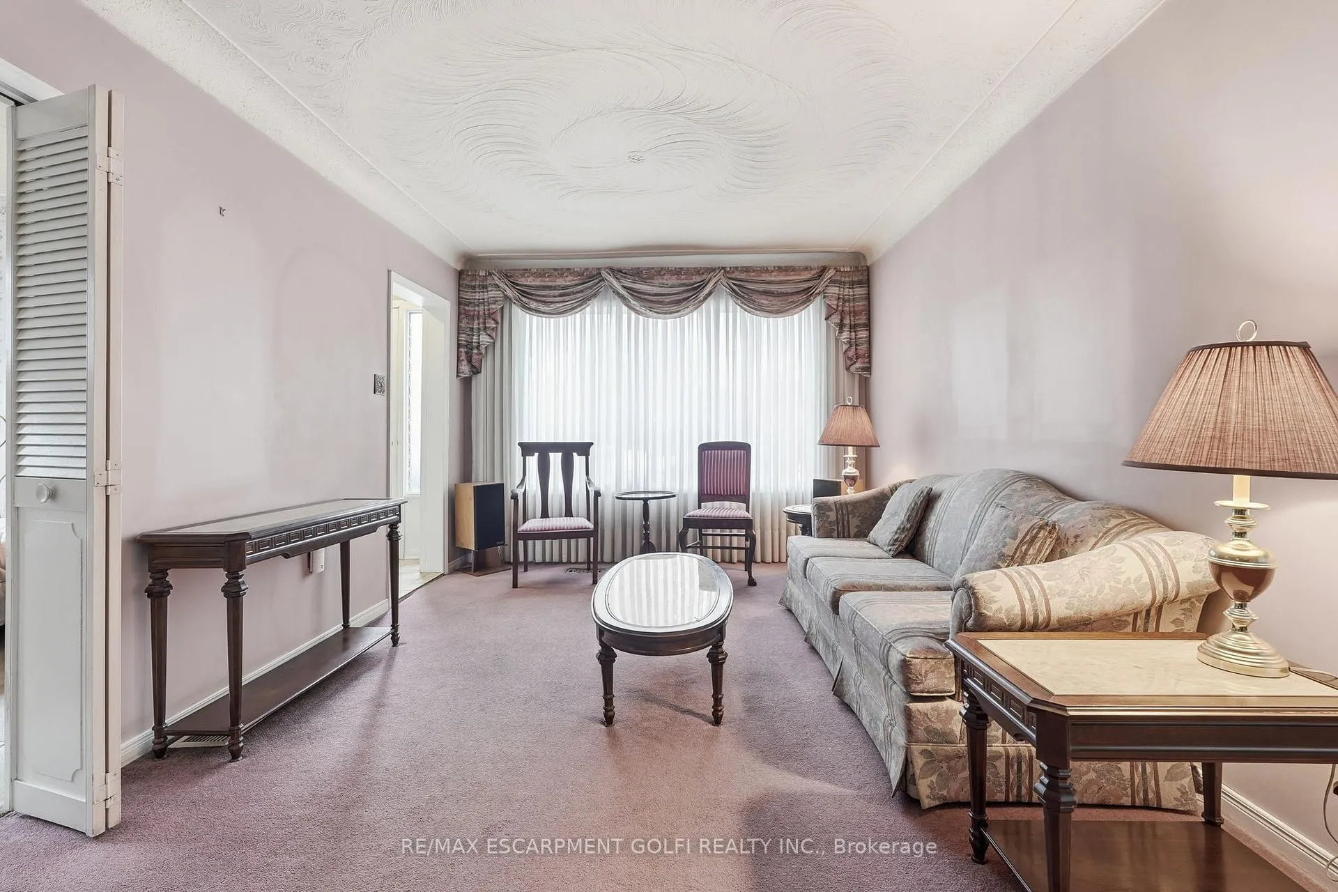 Photo 5 of 251 Brucedale Avenue E, Hamilton, Inch Park — HOMEH