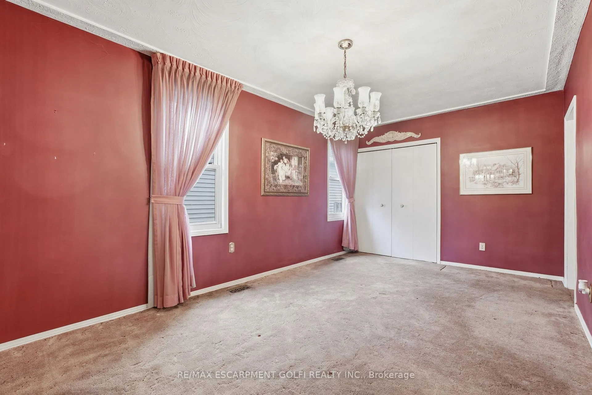 Photo 8 of 251 Brucedale Avenue E, Hamilton, Inch Park — HOMEH