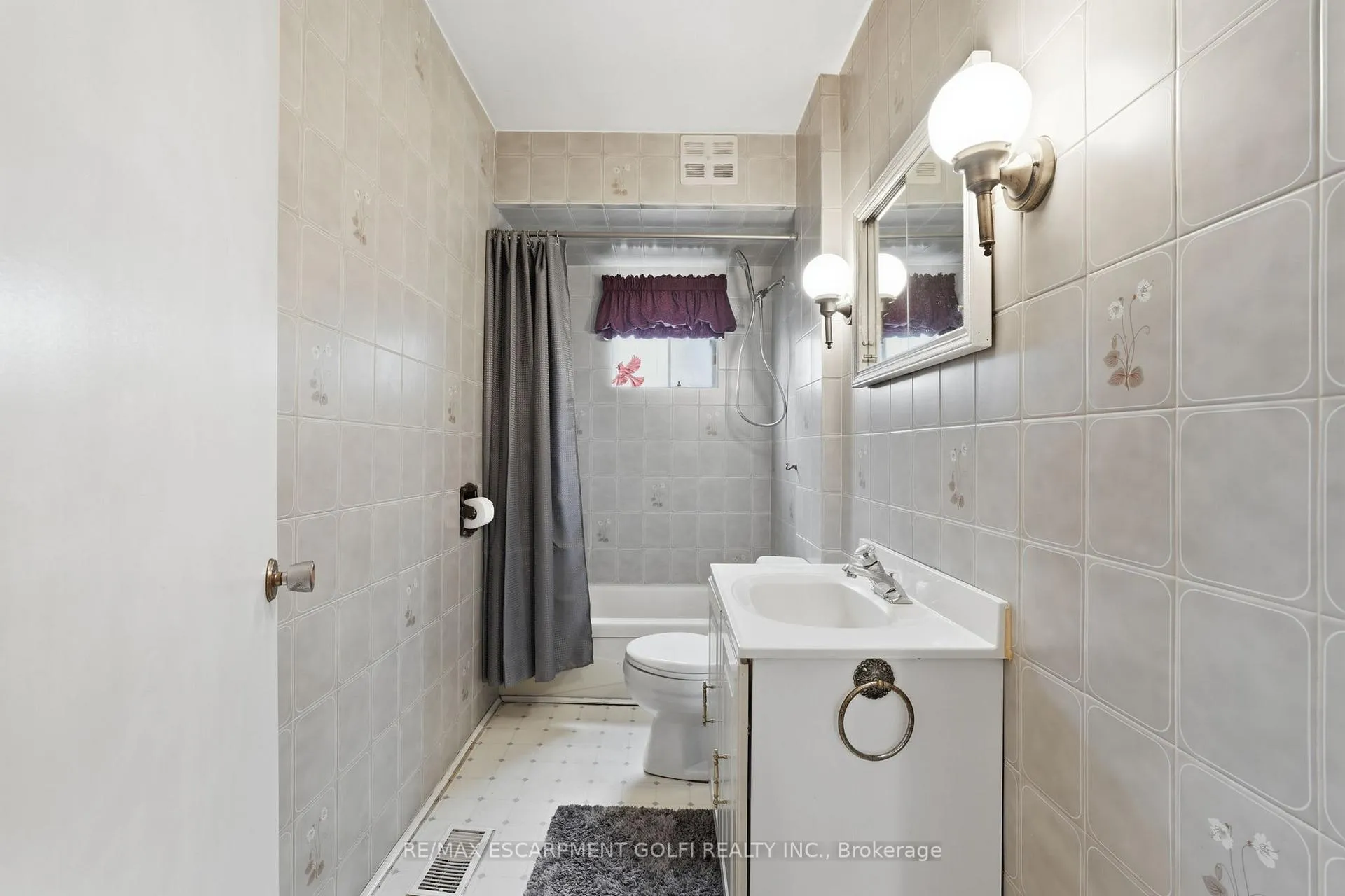 Photo 12 of 251 Brucedale Avenue E, Hamilton, Inch Park — HOMEH
