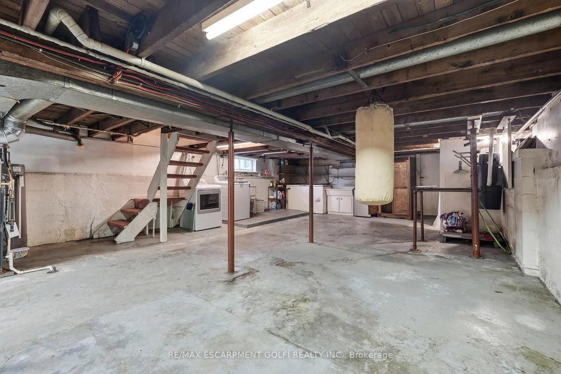 Photo 13 of 251 Brucedale Avenue E, Hamilton, Inch Park — HOMEH