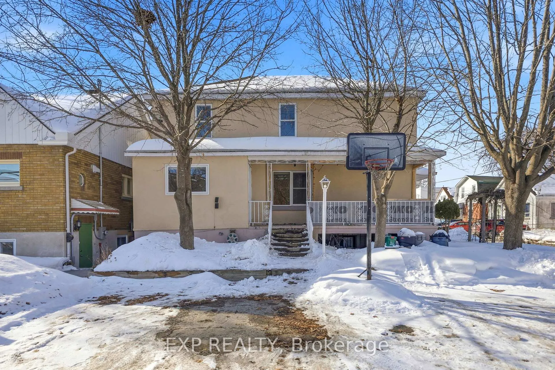 Front of 278 St Jacques Street