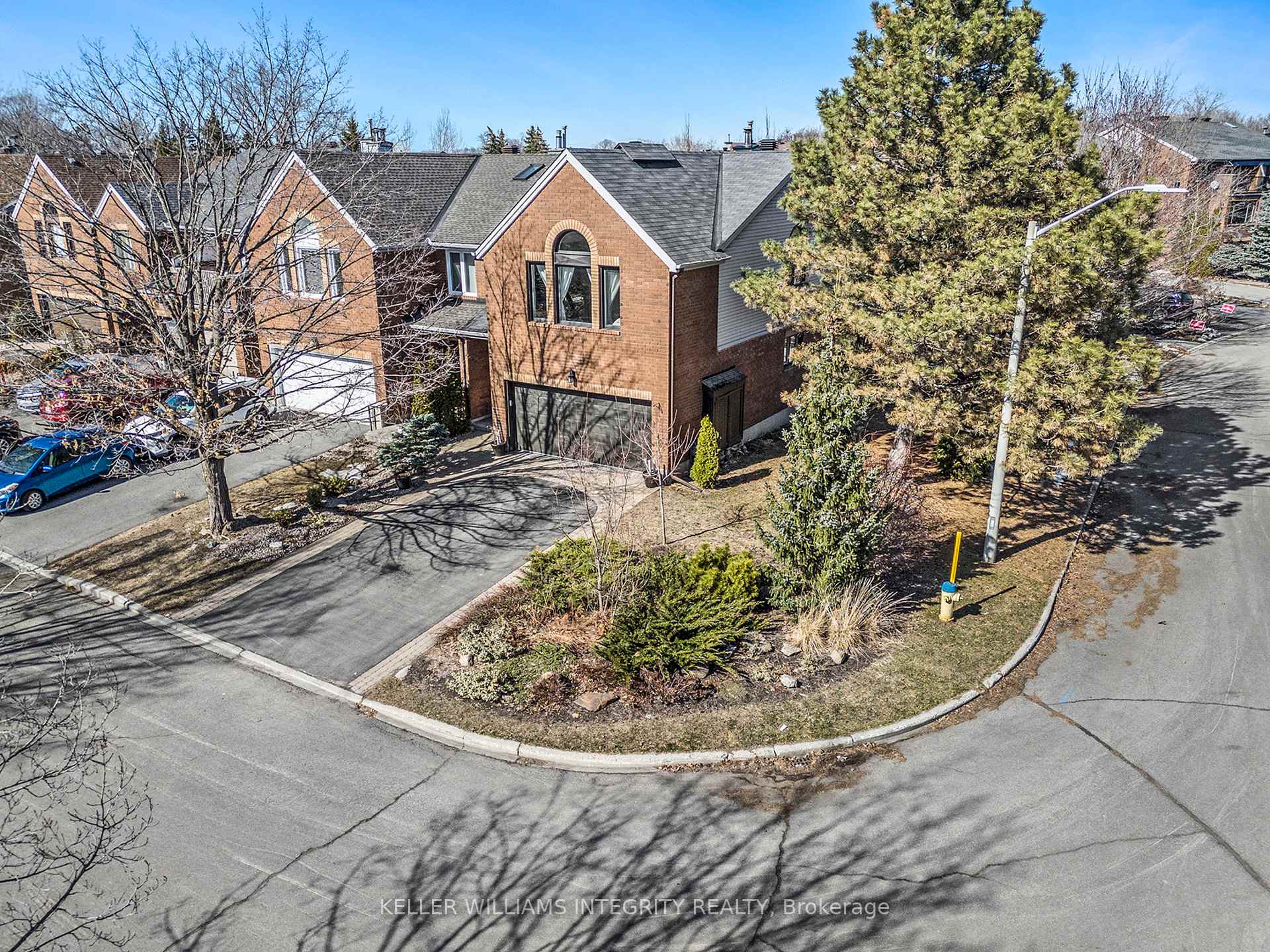 Photo 3 of 136 Dunbarton Court, Ottawa, Cardinal Glen — HOMEH