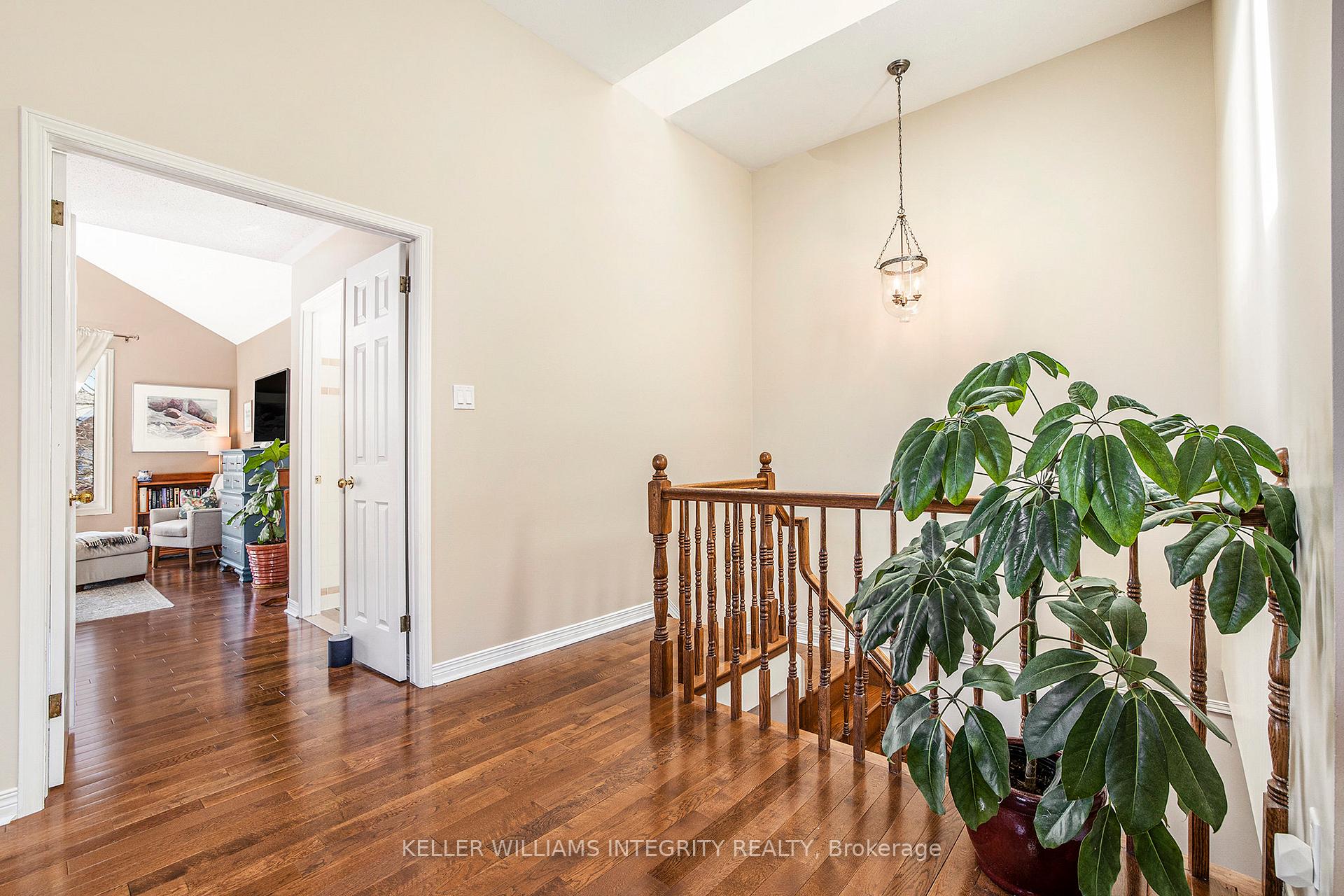 Photo 17 of 136 Dunbarton Court, Ottawa, Cardinal Glen — HOMEH
