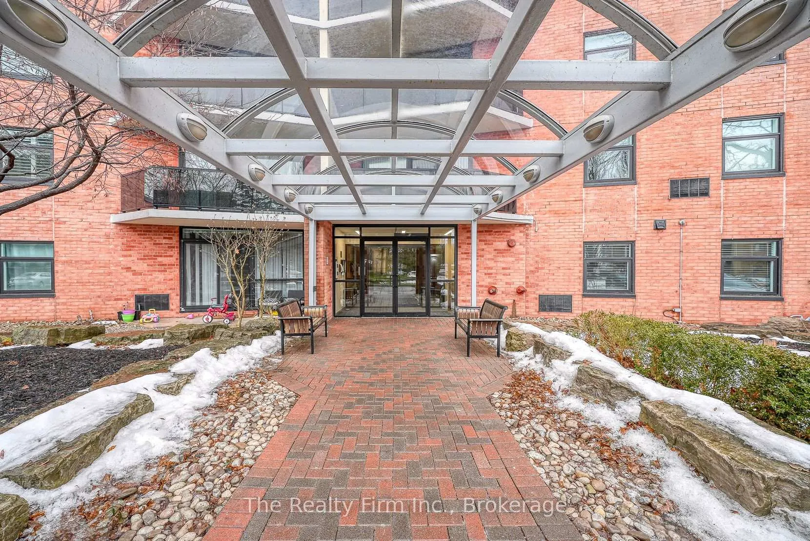 Front of Unit 304, 9 Bonheur Court