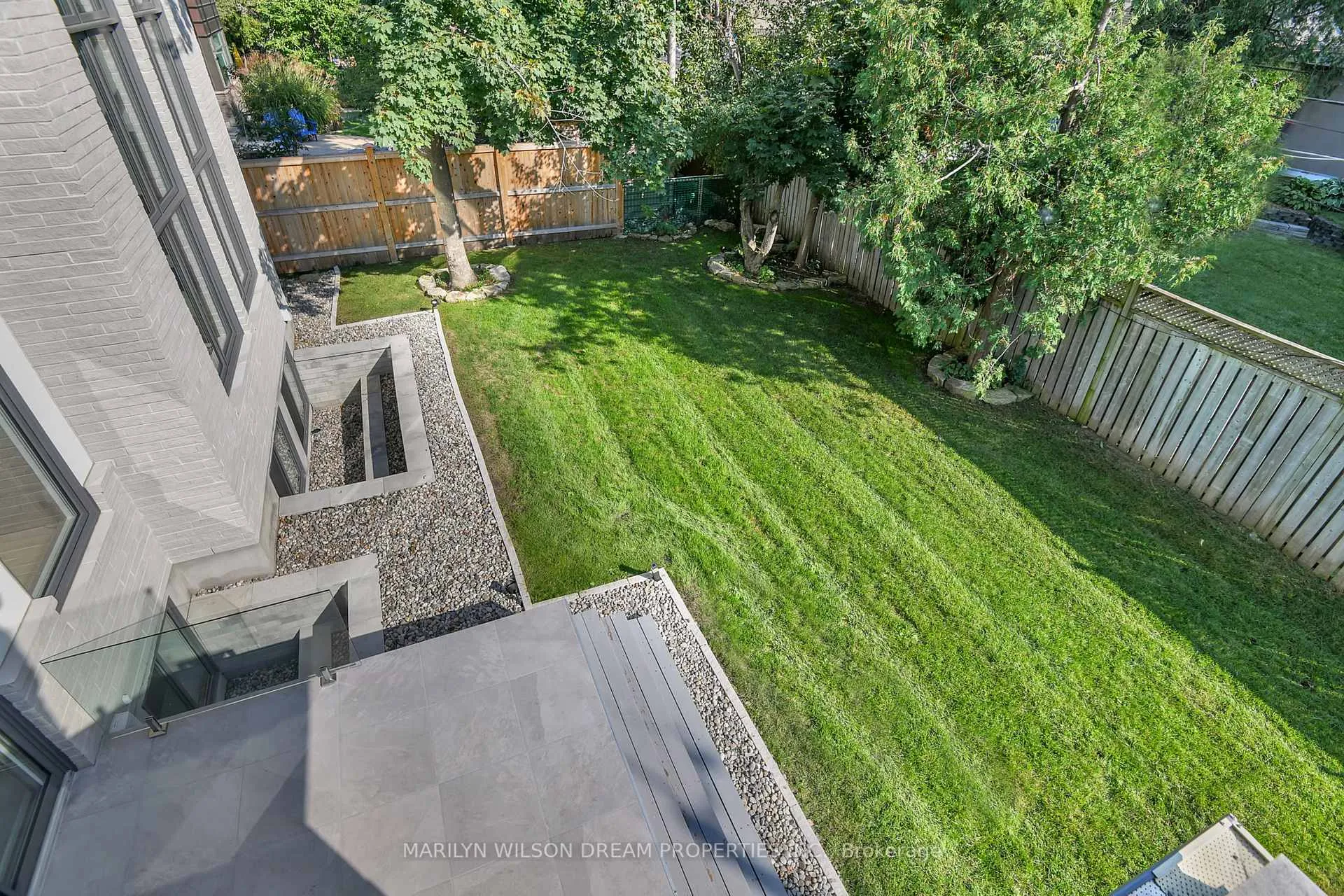 Photo 3 of 320 Crestview Road, Ottawa, Alta Vista/Faircrest Heights — HOMEH
