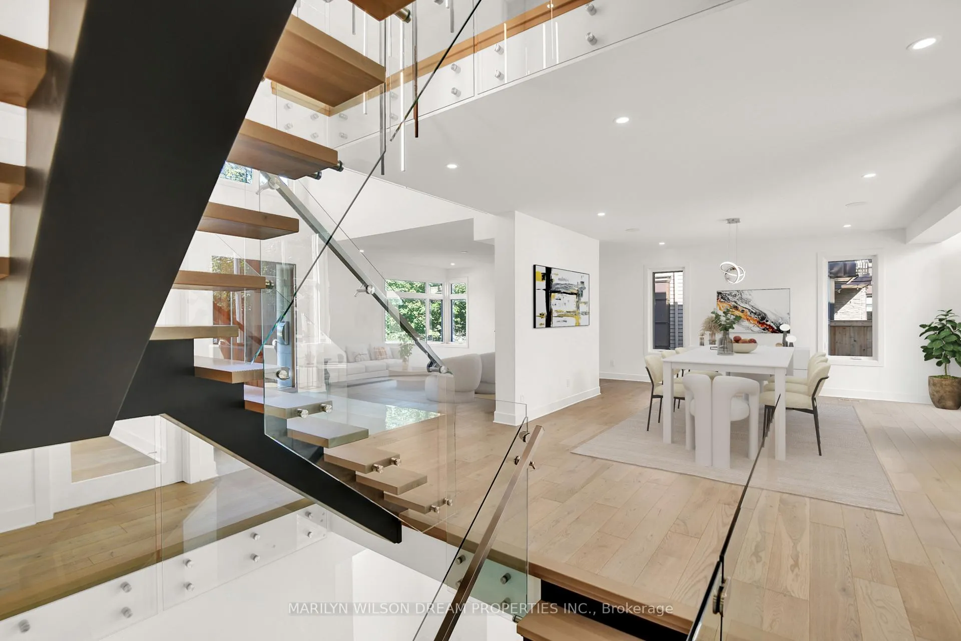 Photo 8 of 320 Crestview Road, Ottawa, Alta Vista/Faircrest Heights — HOMEH