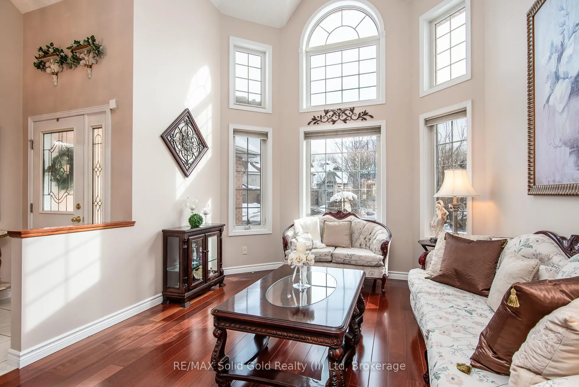 Photo 4 of 110 Deer Ridge Drive, Kitchener — HOMEH