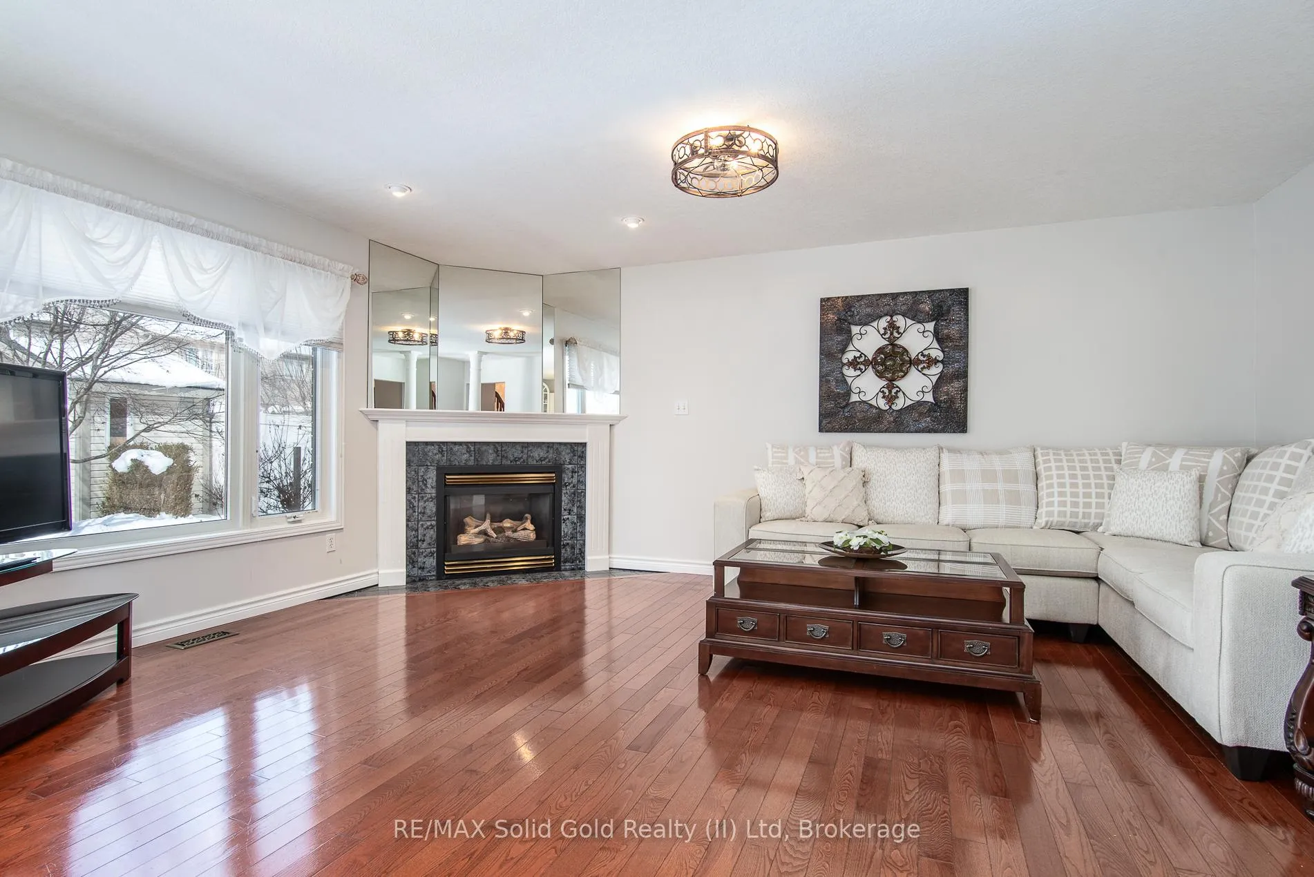 Photo 10 of 110 Deer Ridge Drive, Kitchener — HOMEH