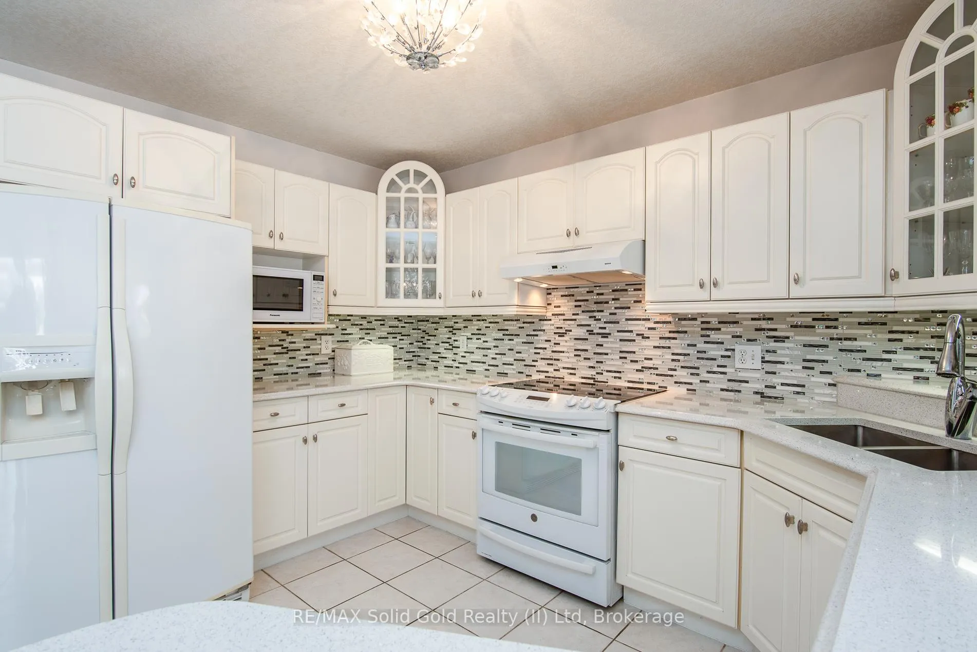 Photo 12 of 110 Deer Ridge Drive, Kitchener — HOMEH
