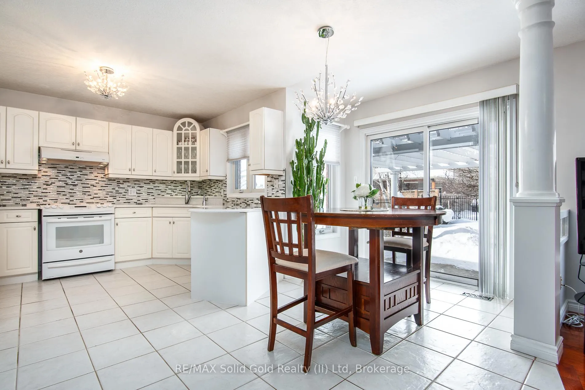 Photo 16 of 110 Deer Ridge Drive, Kitchener — HOMEH