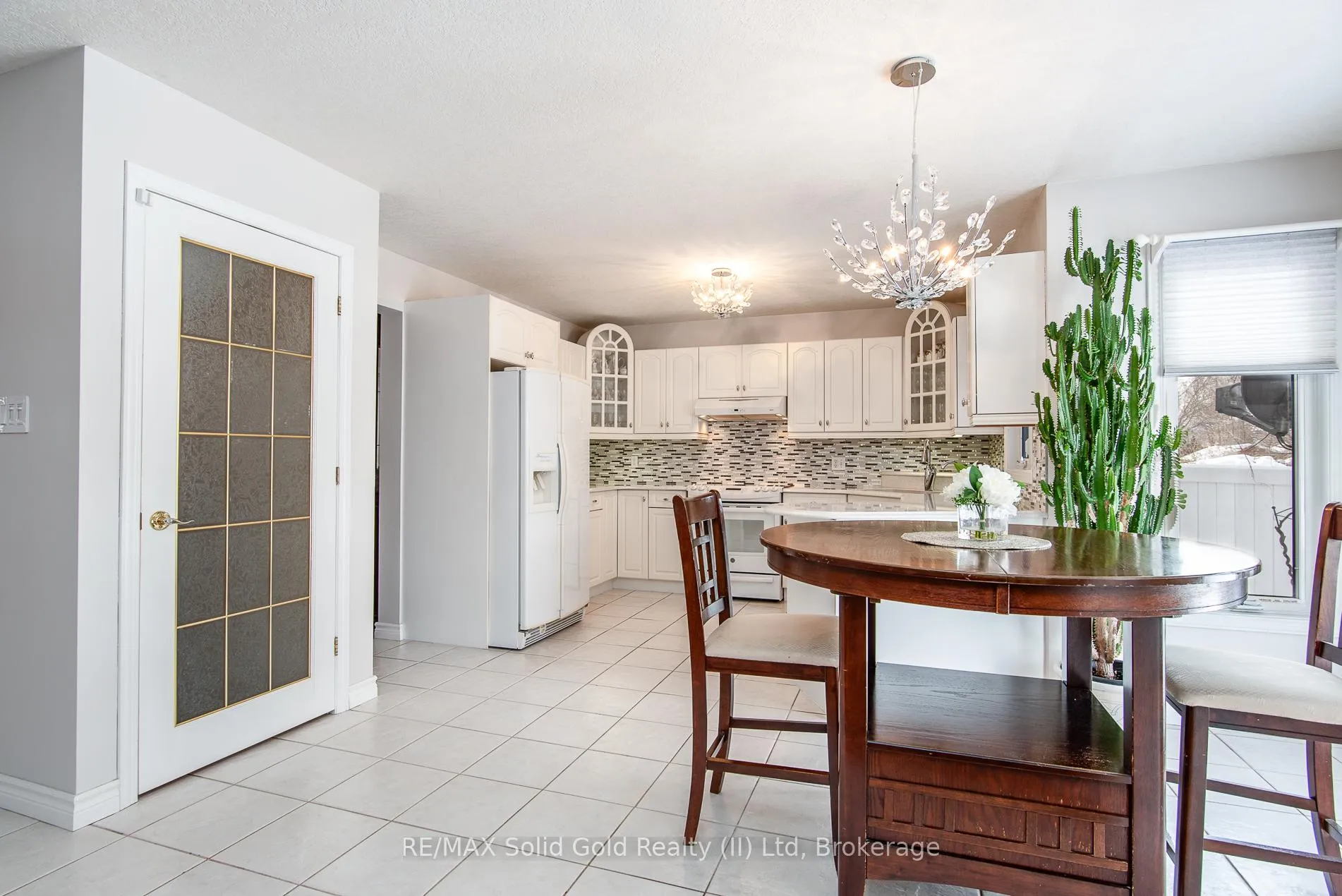 Photo 18 of 110 Deer Ridge Drive, Kitchener — HOMEH