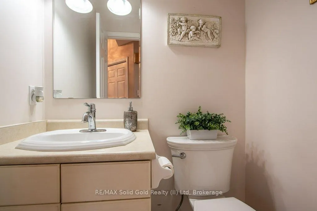 Photo 20 of 110 Deer Ridge Drive, Kitchener — HOMEH