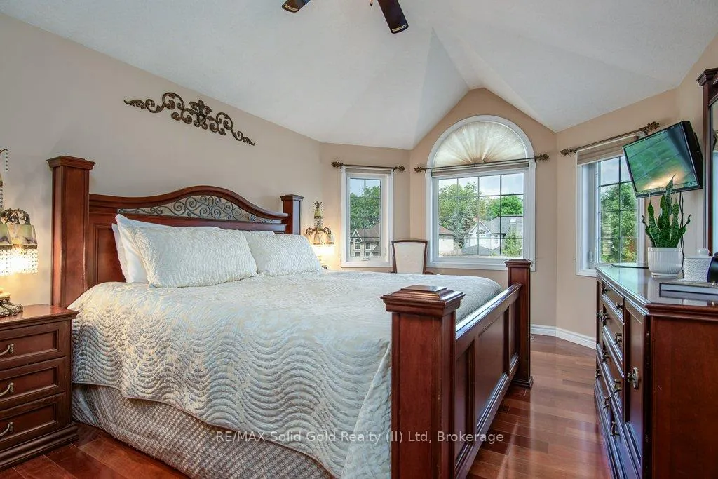 Photo 21 of 110 Deer Ridge Drive, Kitchener — HOMEH