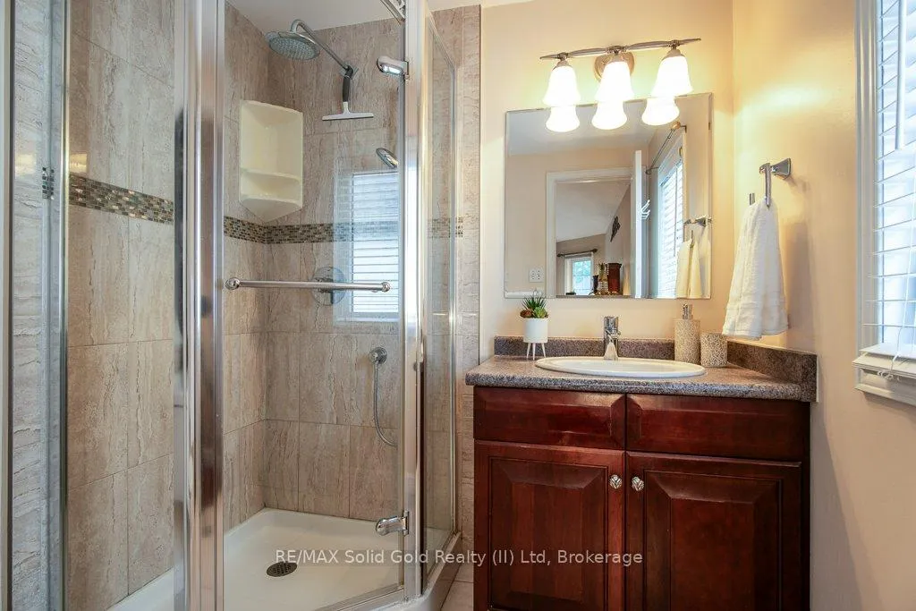 Photo 23 of 110 Deer Ridge Drive, Kitchener — HOMEH