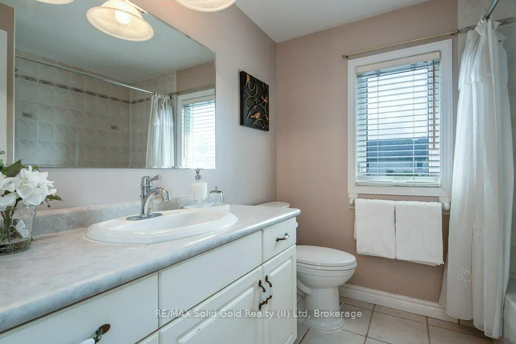 Photo 24 of 110 Deer Ridge Drive, Kitchener — HOMEH