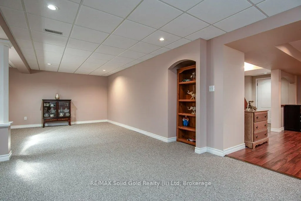 Photo 31 of 110 Deer Ridge Drive, Kitchener — HOMEH