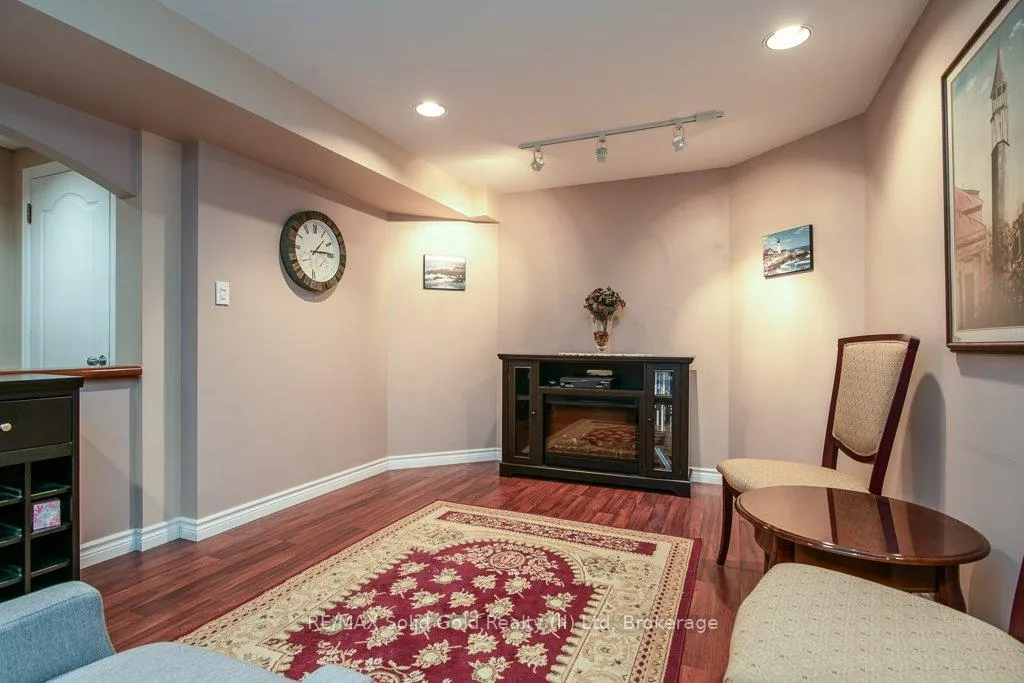 Photo 33 of 110 Deer Ridge Drive, Kitchener — HOMEH